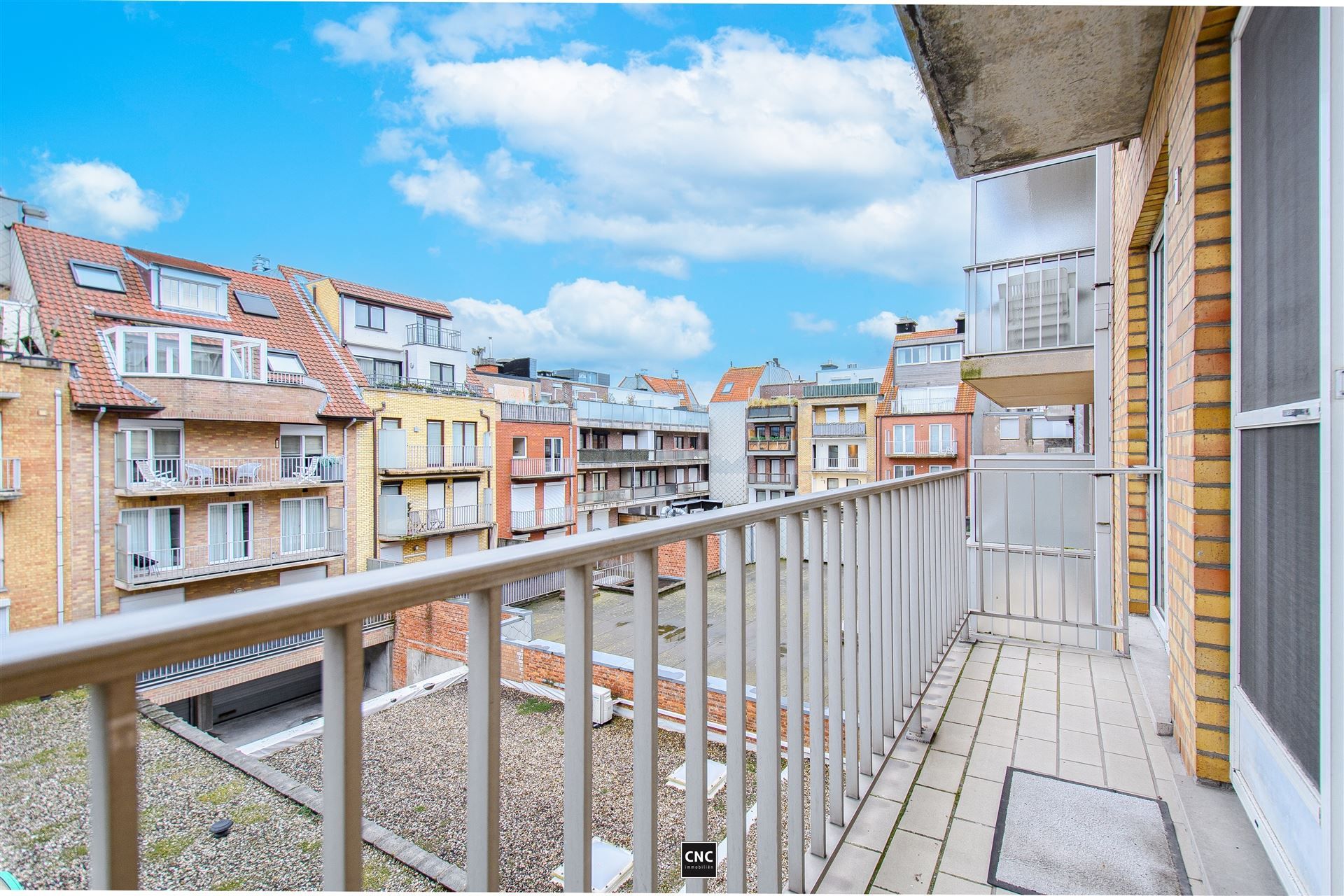 Gemeubeld appartement met 2 slaapkamers in het centrum van Knokke. Met autostandplaats in het gebouw. foto 16