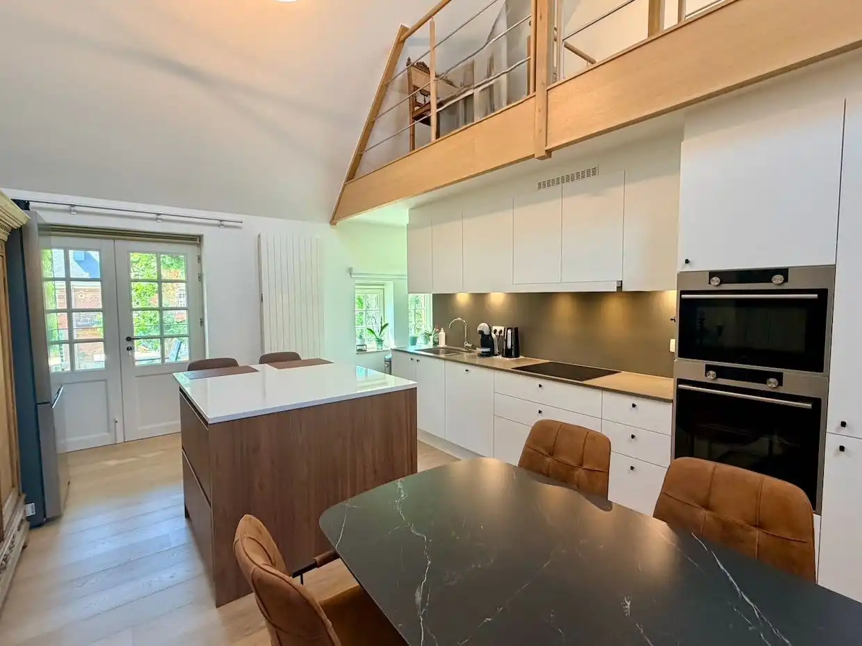 Exclusief duplex-appartement met 2 staanplaatsen en kelder in een unieke parkresidentie foto 4