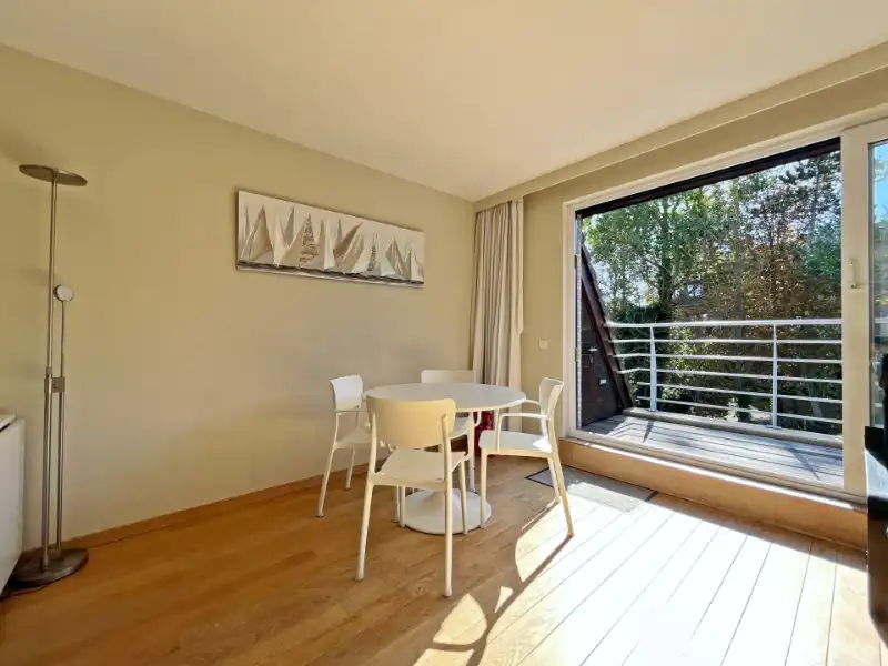 RUSTIG APPARTEMENT MET GROOT ZONNIG TERRAS foto 8
