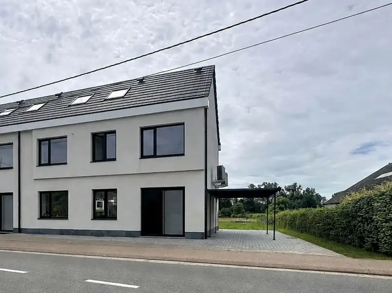 Instapklare vernieuwbouwwoning in het mooie Wezemaal foto {{pictureIndex}}