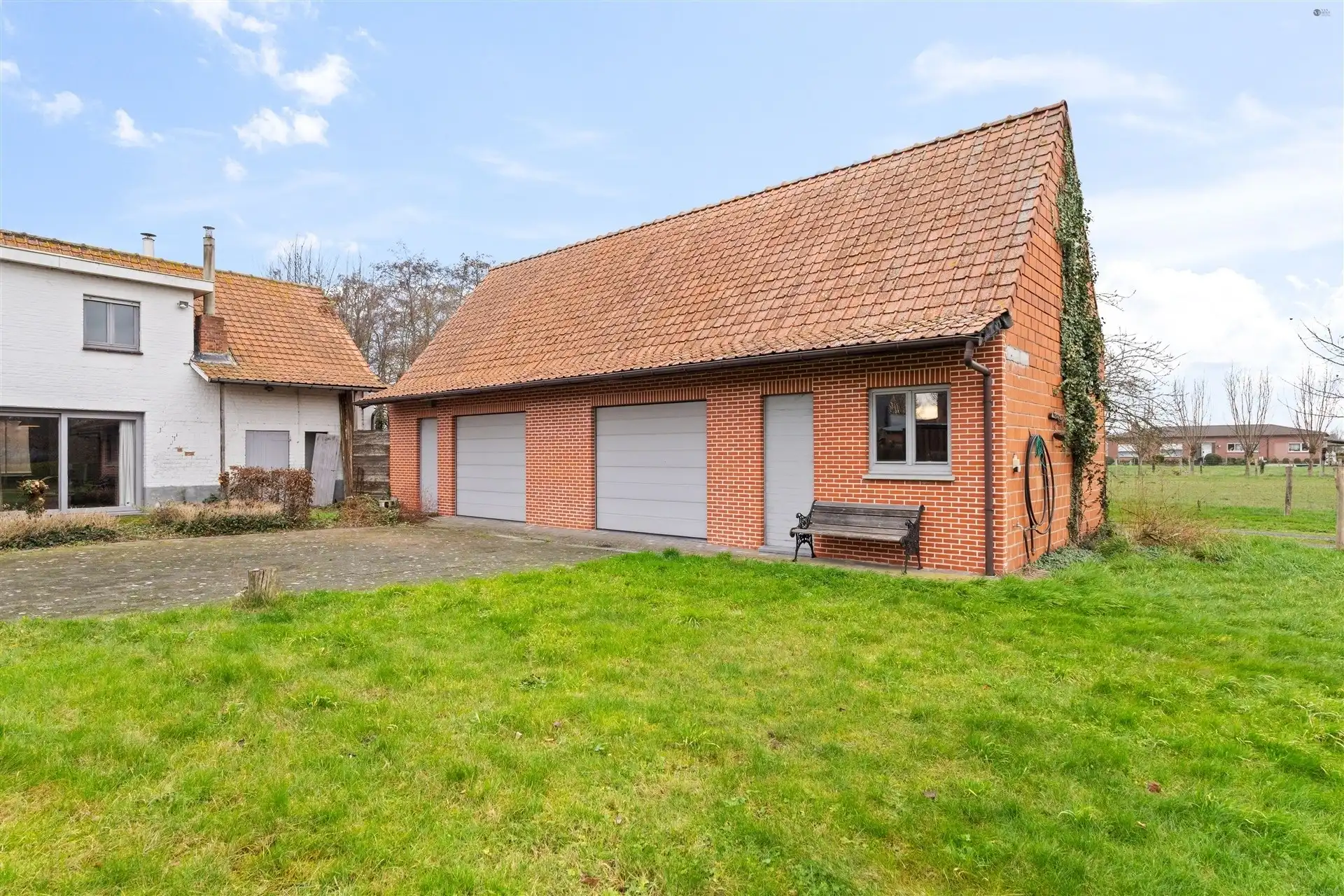 Open bebouwing met vrijstaande schuur  foto 20