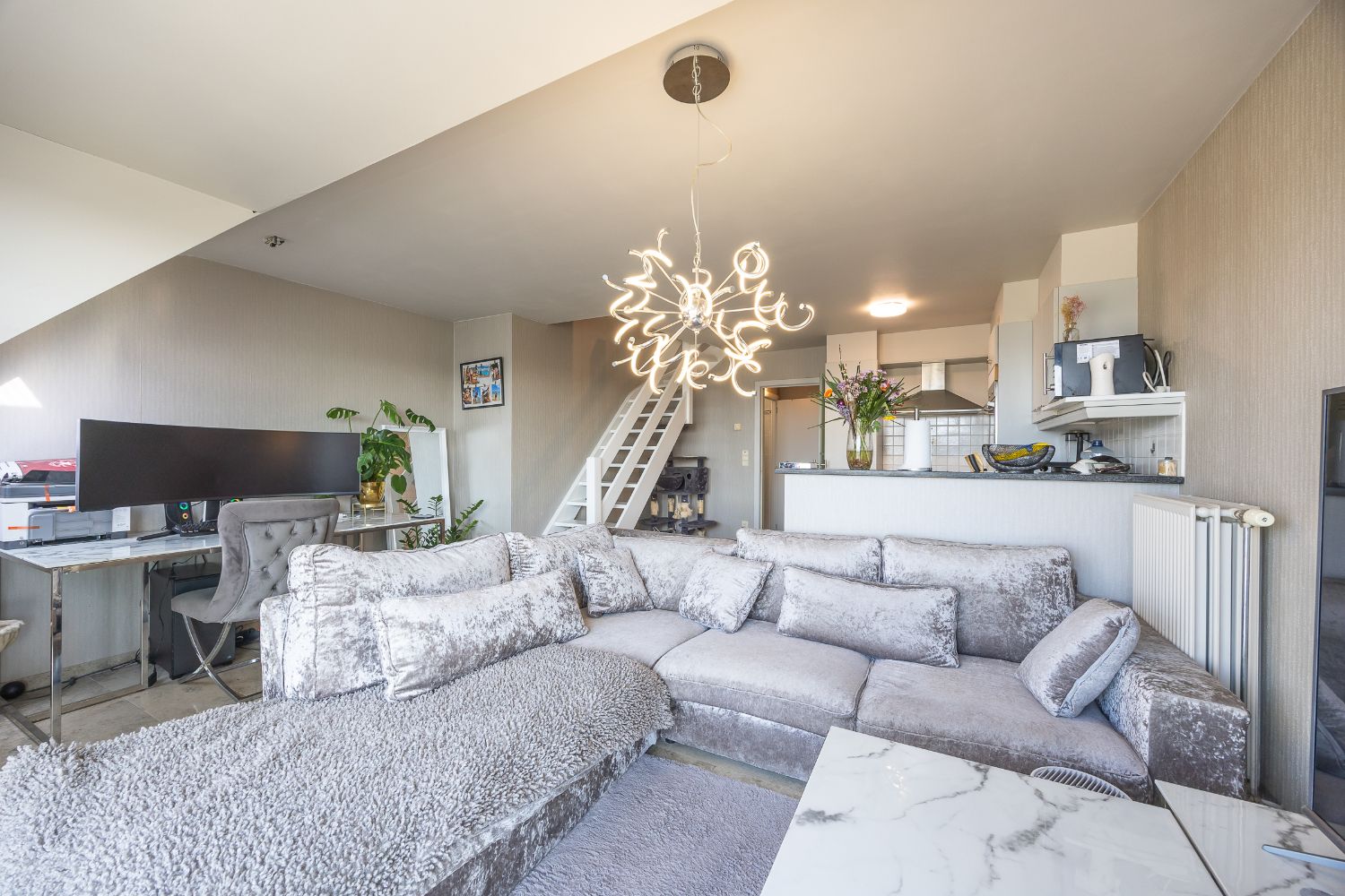 Zonnig duplexappartement op boogscheut van centrum met zuidgericht terras foto 3