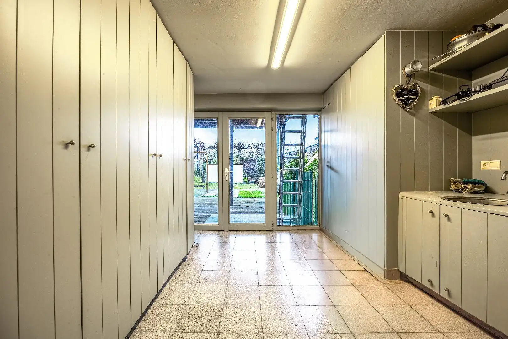 Prachtige woning met dubbele garage en tuin  foto 22