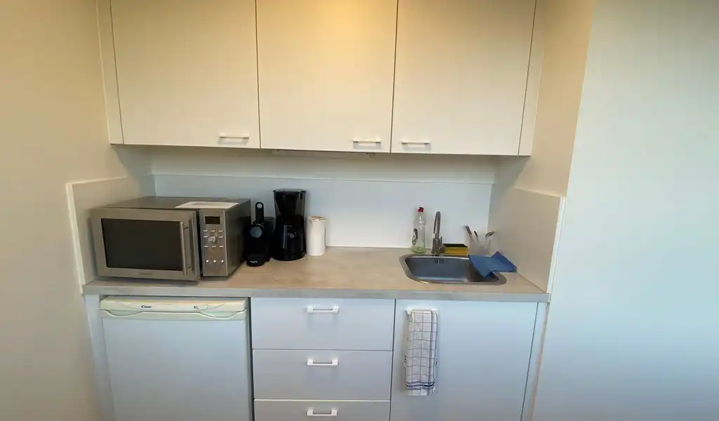 Instapklare kantoorruimte te huur vlakbij R4 in Gent foto 6