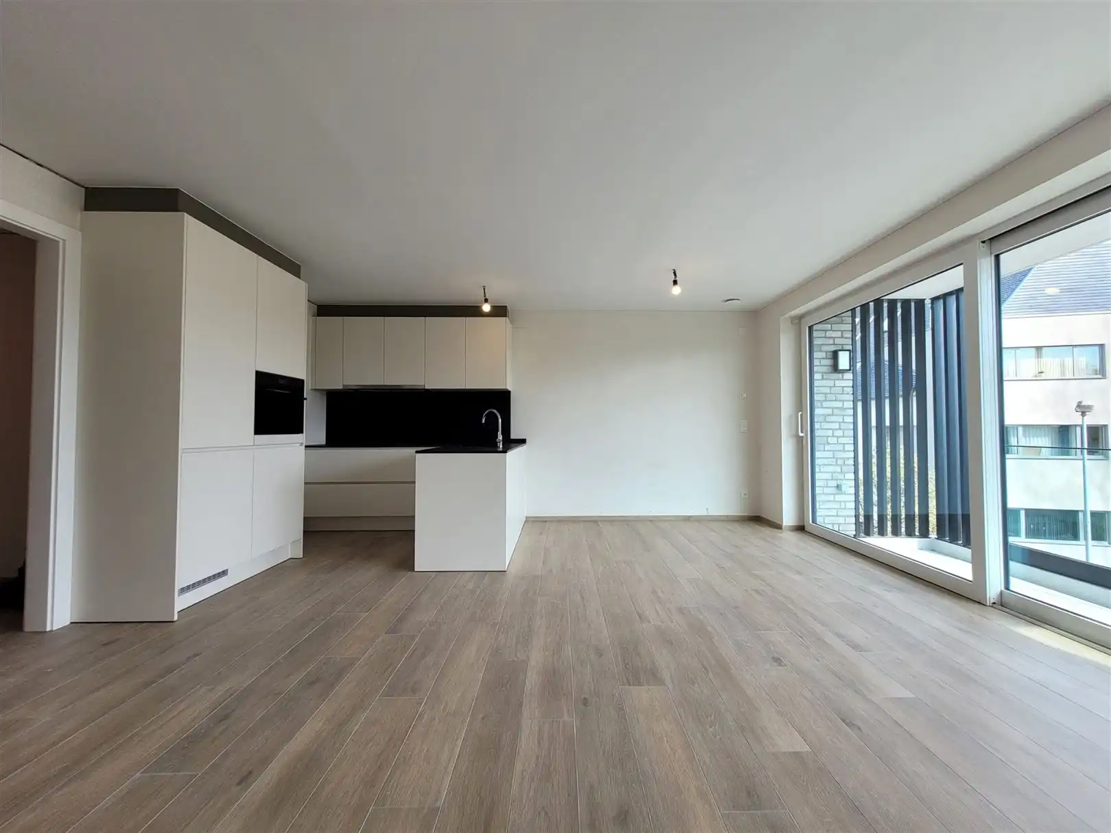 Ongemeubeld nieuwbouwappartement met 2 slaapkamers foto 10
