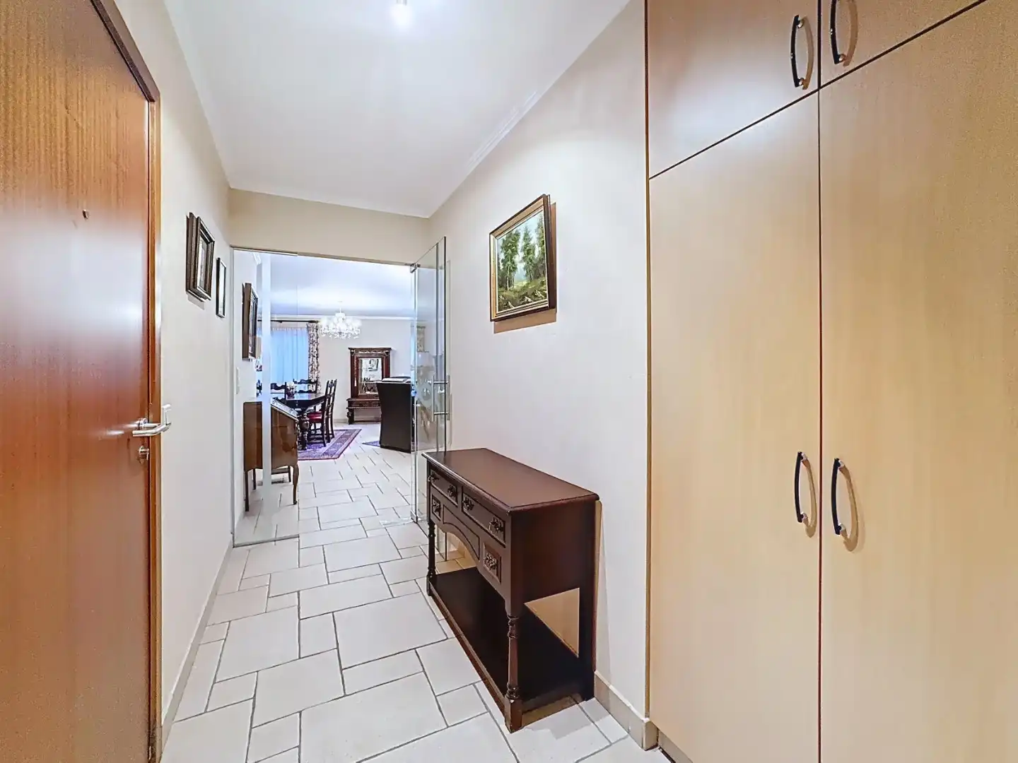 Centraal gelegen en ruim appartement foto 13