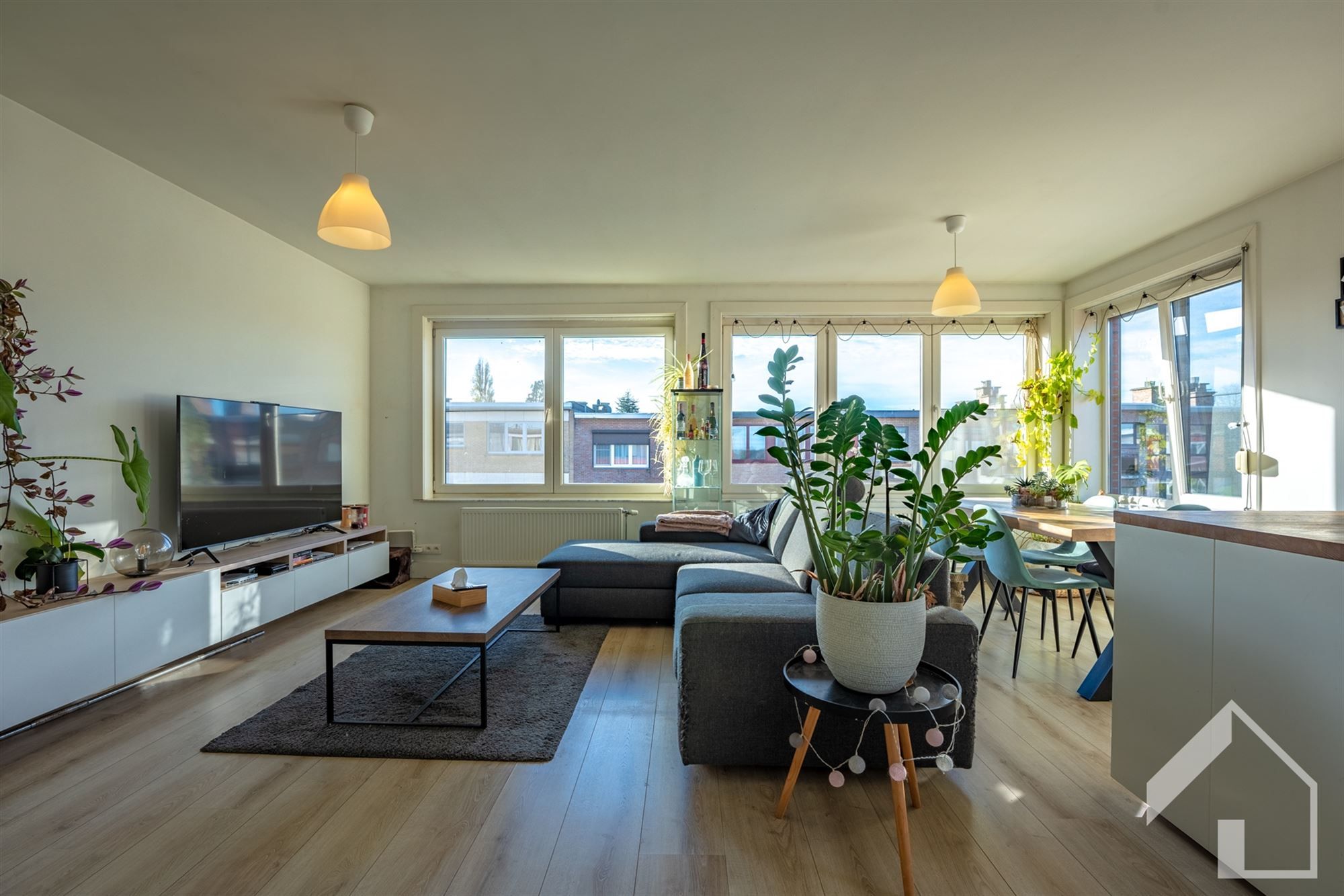 2-slaapkamerappartement met garagebox en tuin foto 2