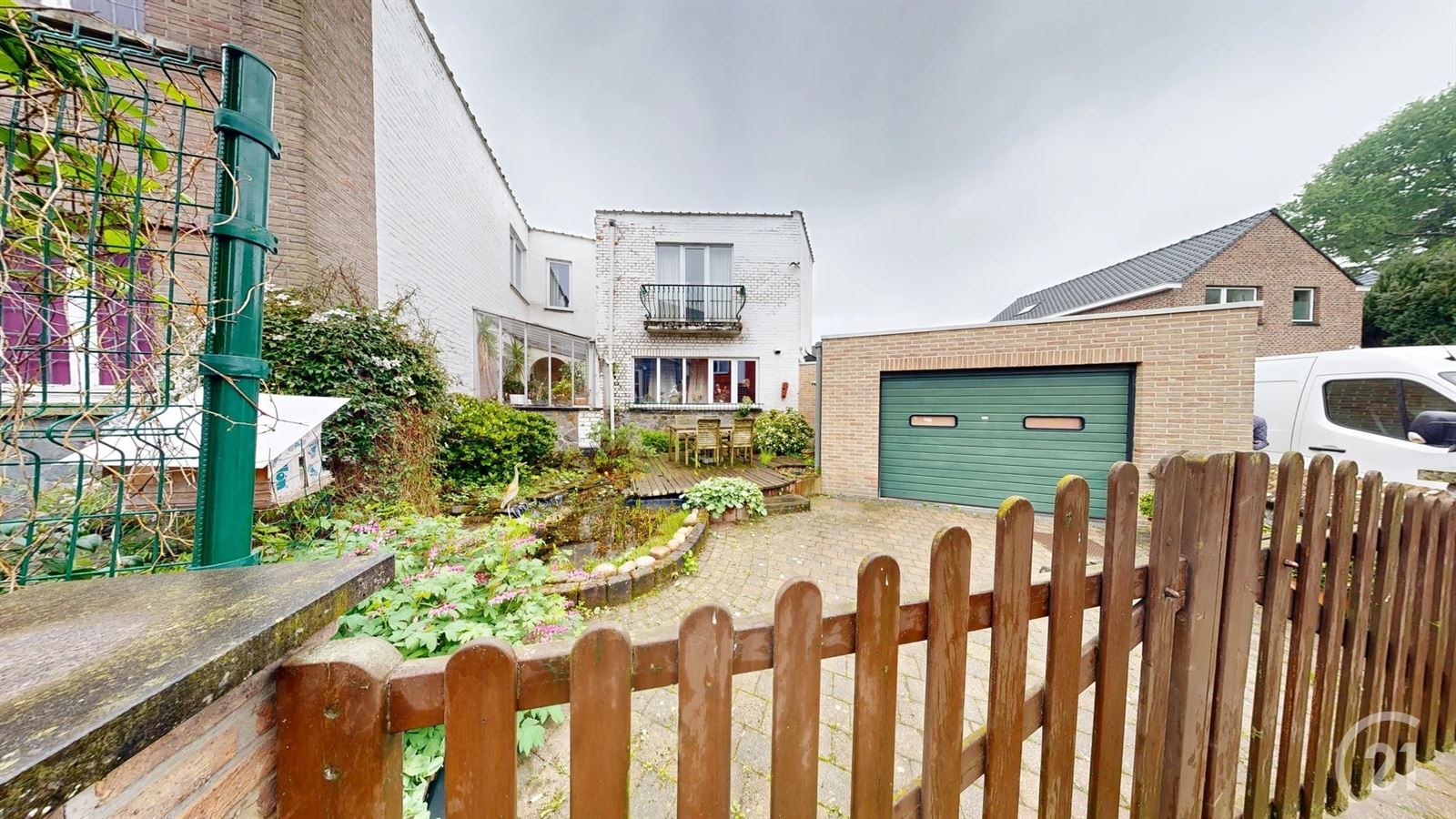 2 handelspanden + appartement +  stockageruimte en tuin foto 4
