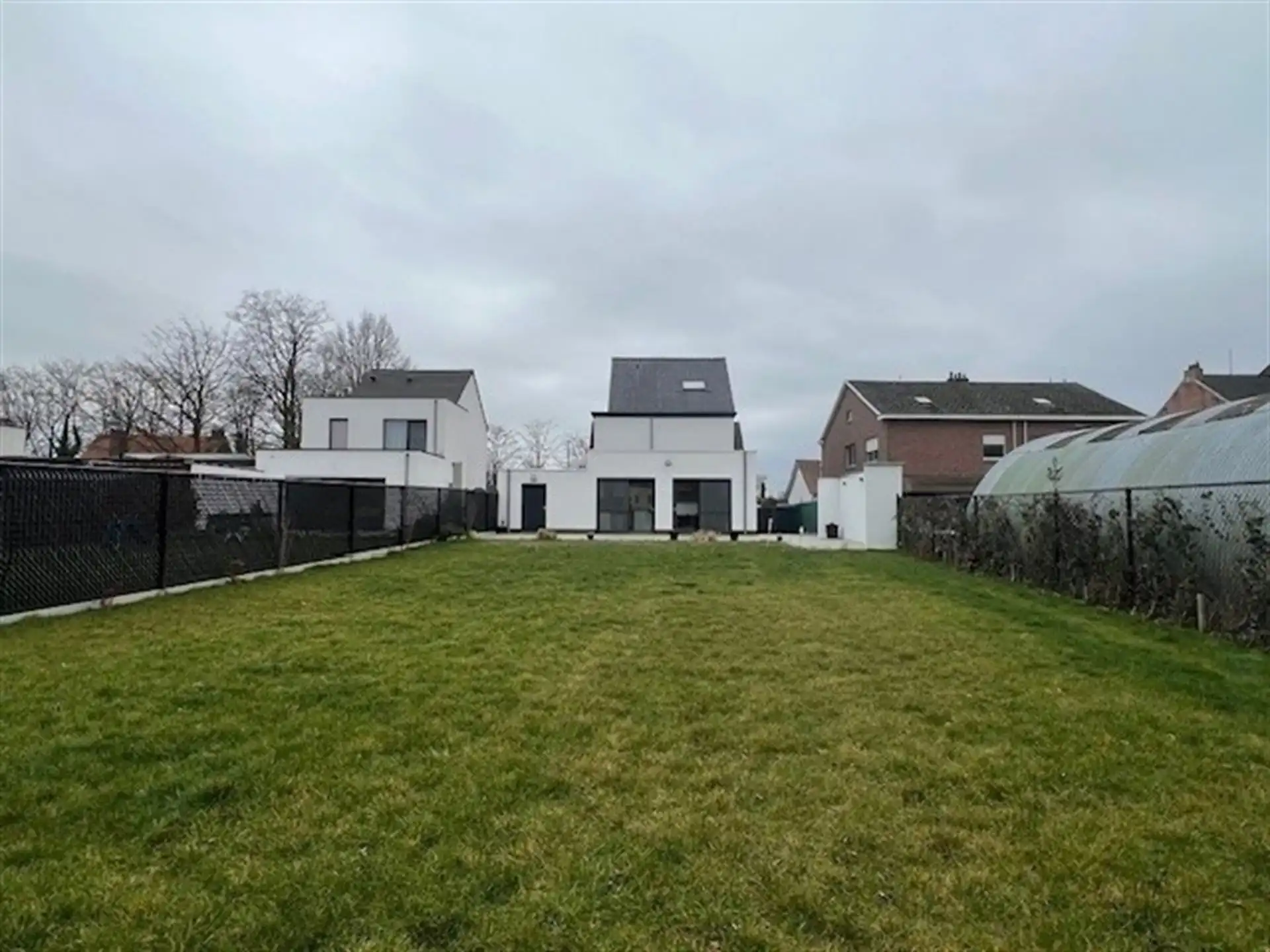 Instapklare alleenstaande woning met grote tuin in hartje Breendonk! foto 2