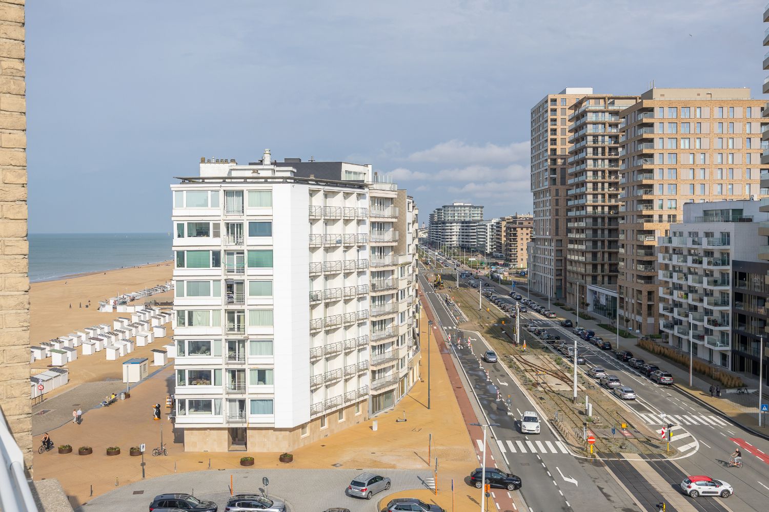 Penthouse op steenworp van het strand met panoramisch zicht foto 10