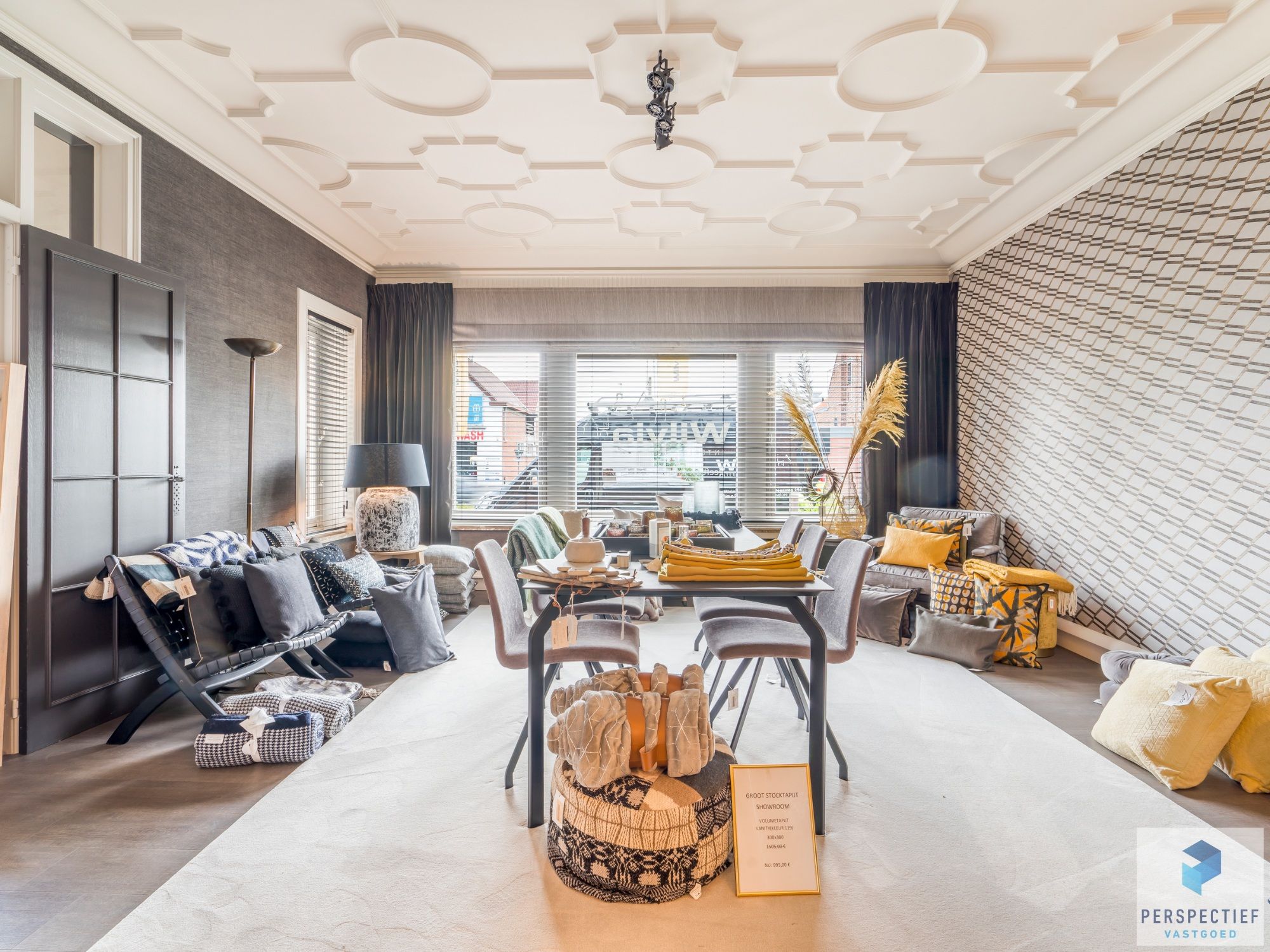 2 handelsruimtes + appartement met mogelijkheden op een strategische ligging te Roeselare foto 14
