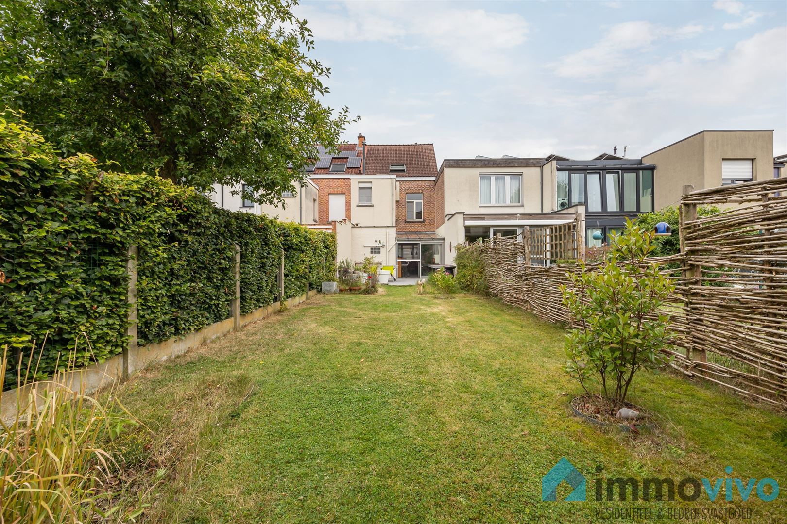 Woning met vier slaapkamers, privé oprit en leuke tuin foto 7