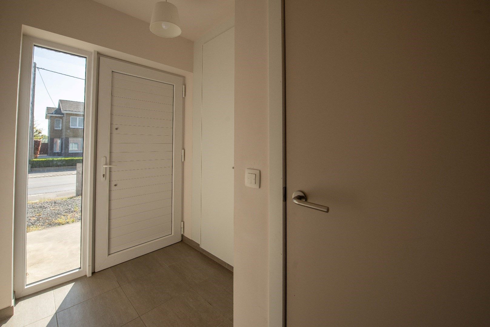 Recente energiezuinige instapklare woning met 4 slpk op centrale ligging te Ruiselede foto 3