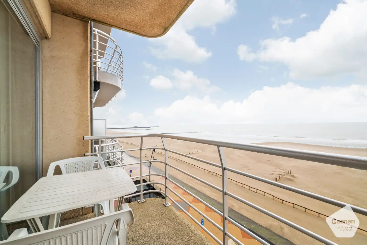 Centraal gelegen één slaapkamer appartement met zicht op zee. foto 12