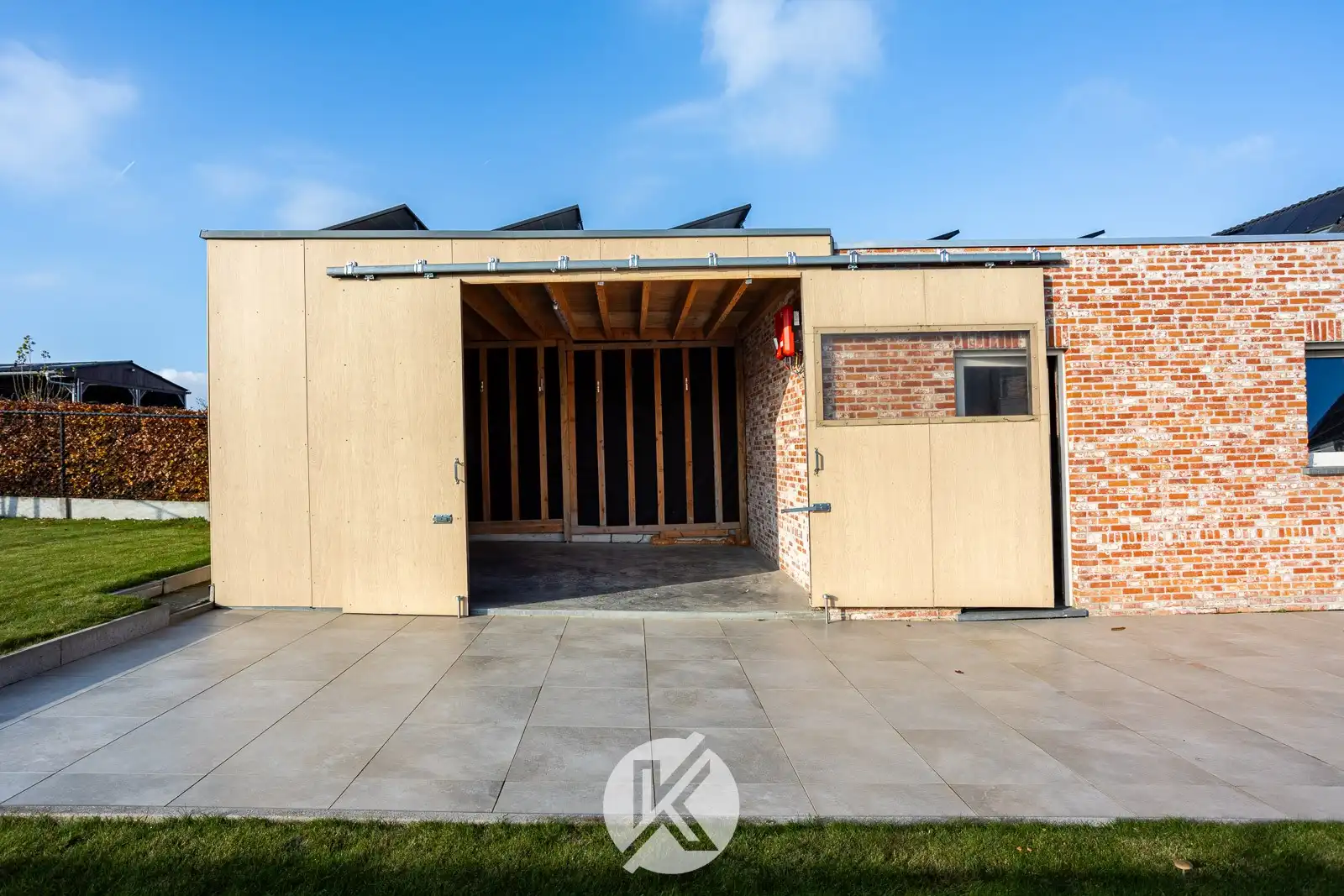 Halfopen gezinswoning in landelijke stijl foto 23