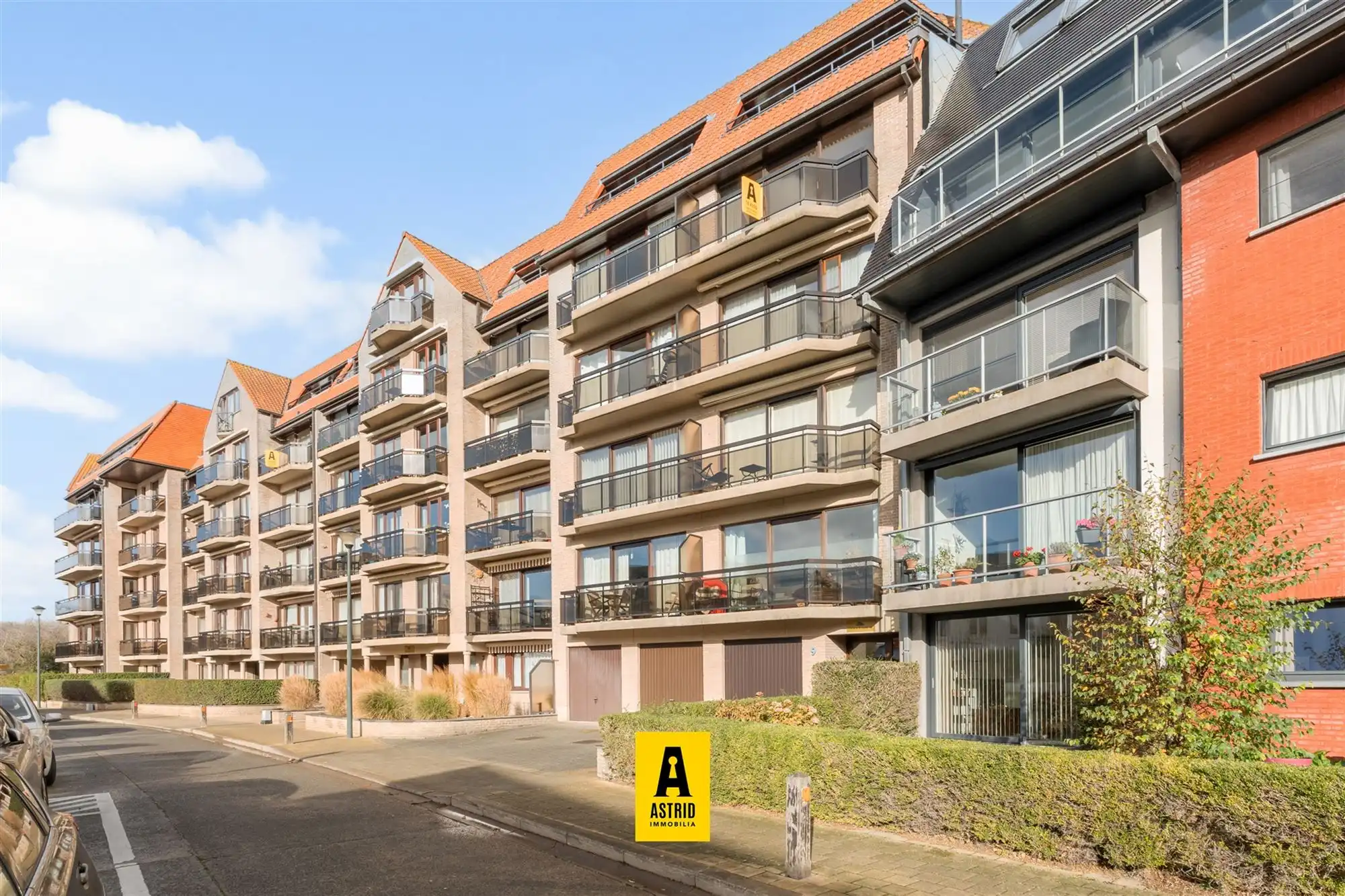 Ruim & zonnig 3-slpk-appartement met terras te Bredene! foto 2