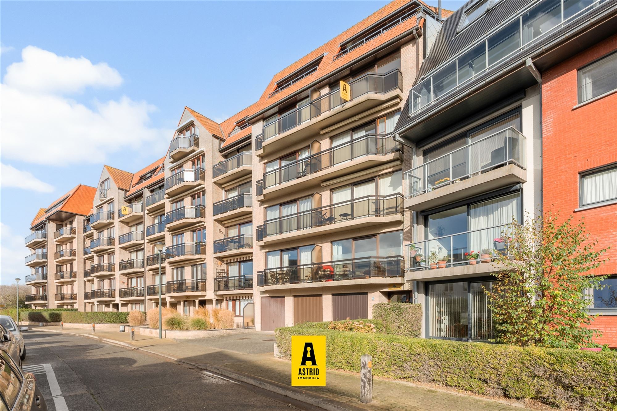 Ruim & zonnig 3-slpk-appartement met terras te Bredene! foto 2