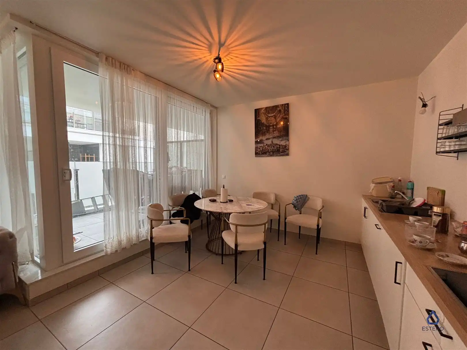 Mooi afgewerkt appartement met 2 slaapkamers foto 3