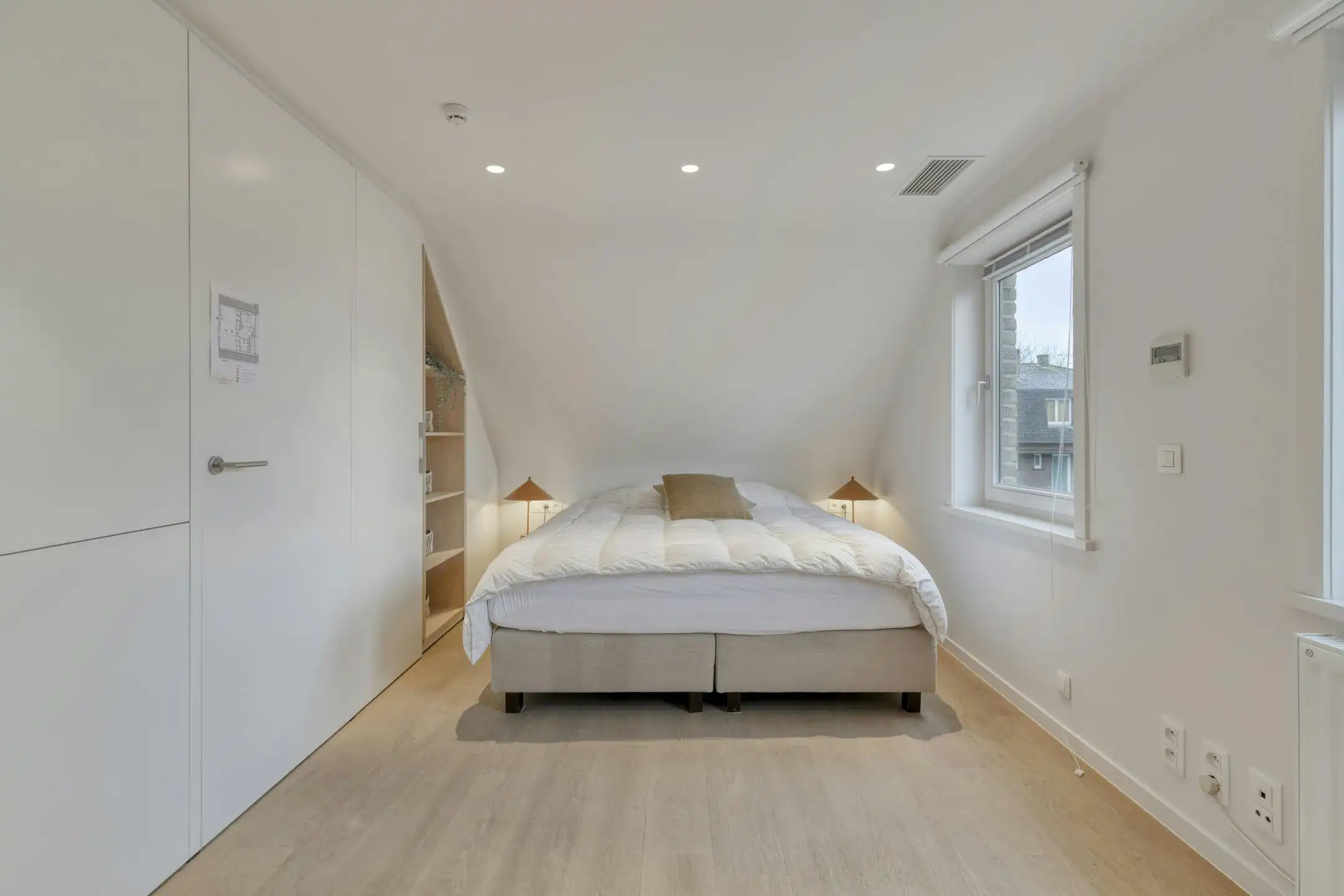 Villa met twee vergunde vakantiewoningen te Sint-Idesbald foto 9