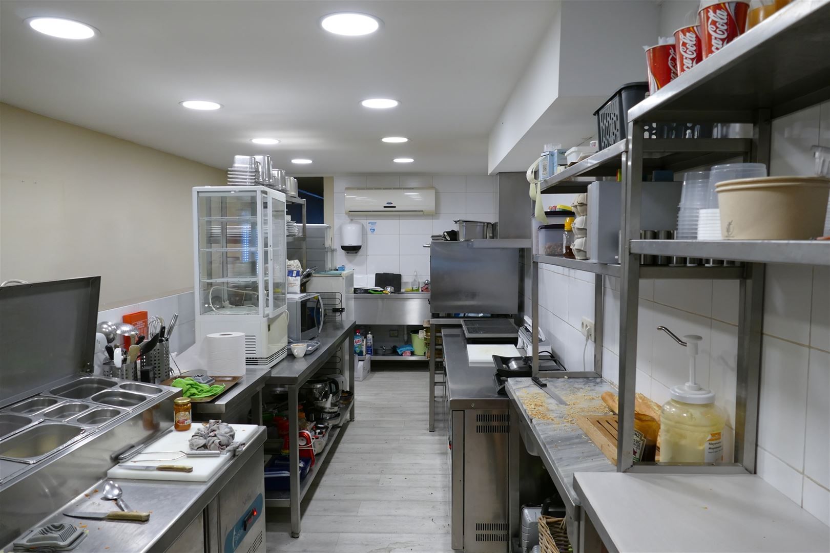 Te koop: Handelspand met Duplex Appartement – Ideale Investe foto 13