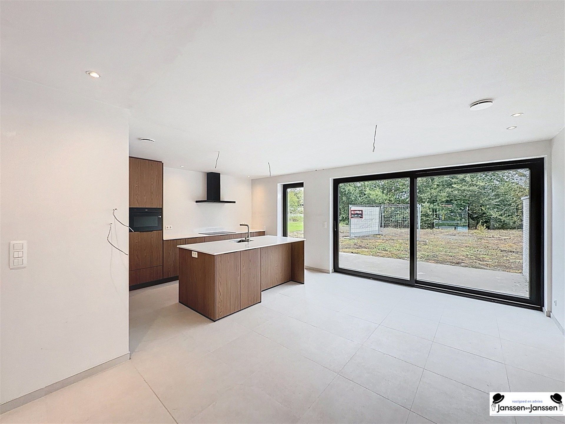 Instapklare, energiezuinige halfopen woning met moderne luxe op toplocatie in Geel foto 2