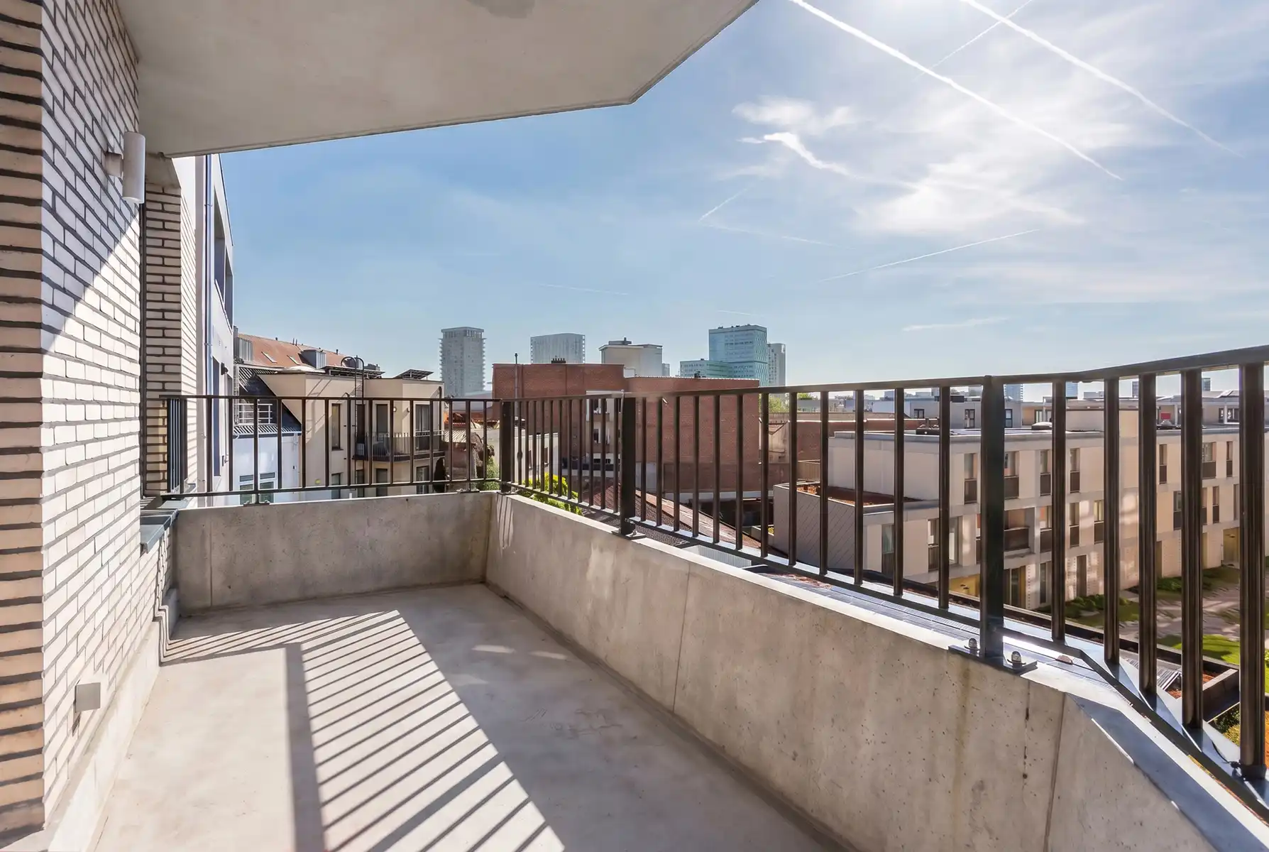 Modern 2-slaapkamerappartement met terras nabij het Eilandje foto 4