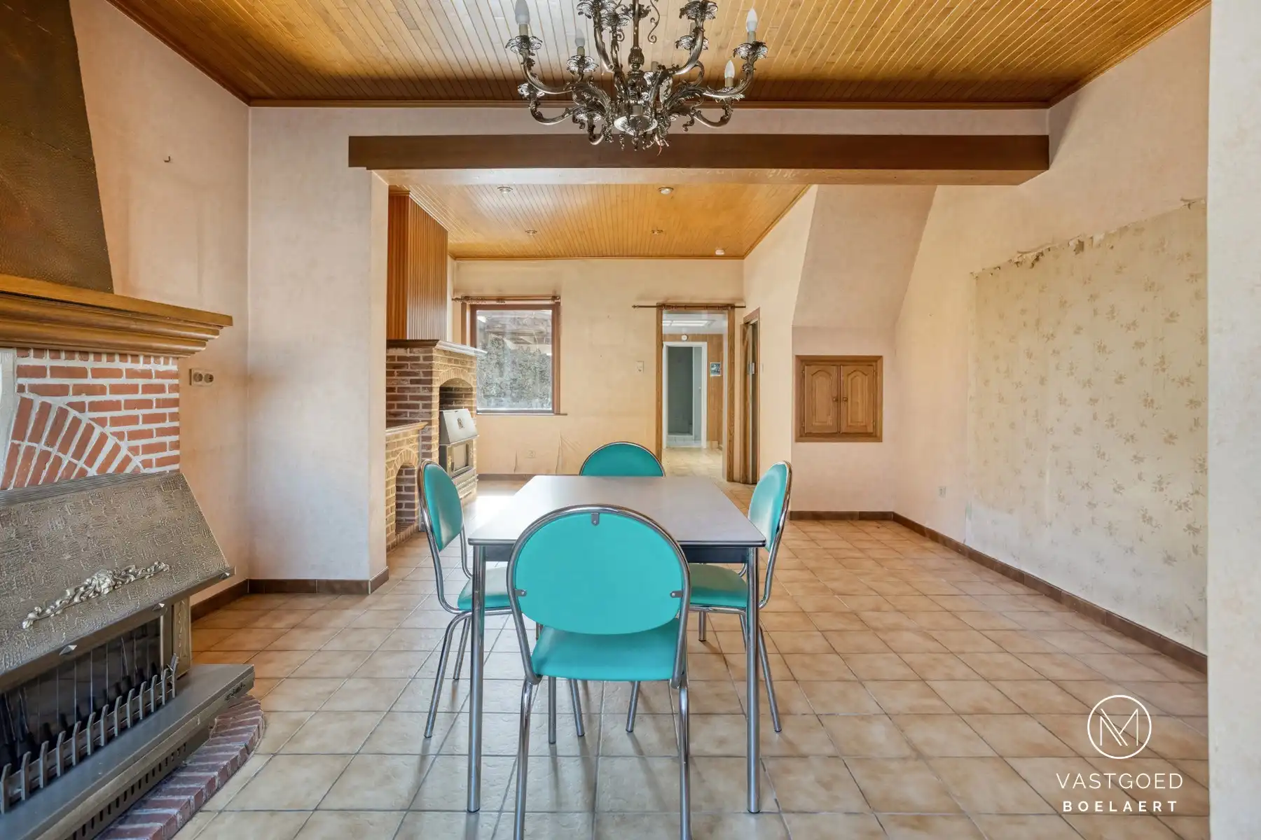 Te renoveren halfopen woning met zonnige tuin in rustige straat nabij Aalst foto 5