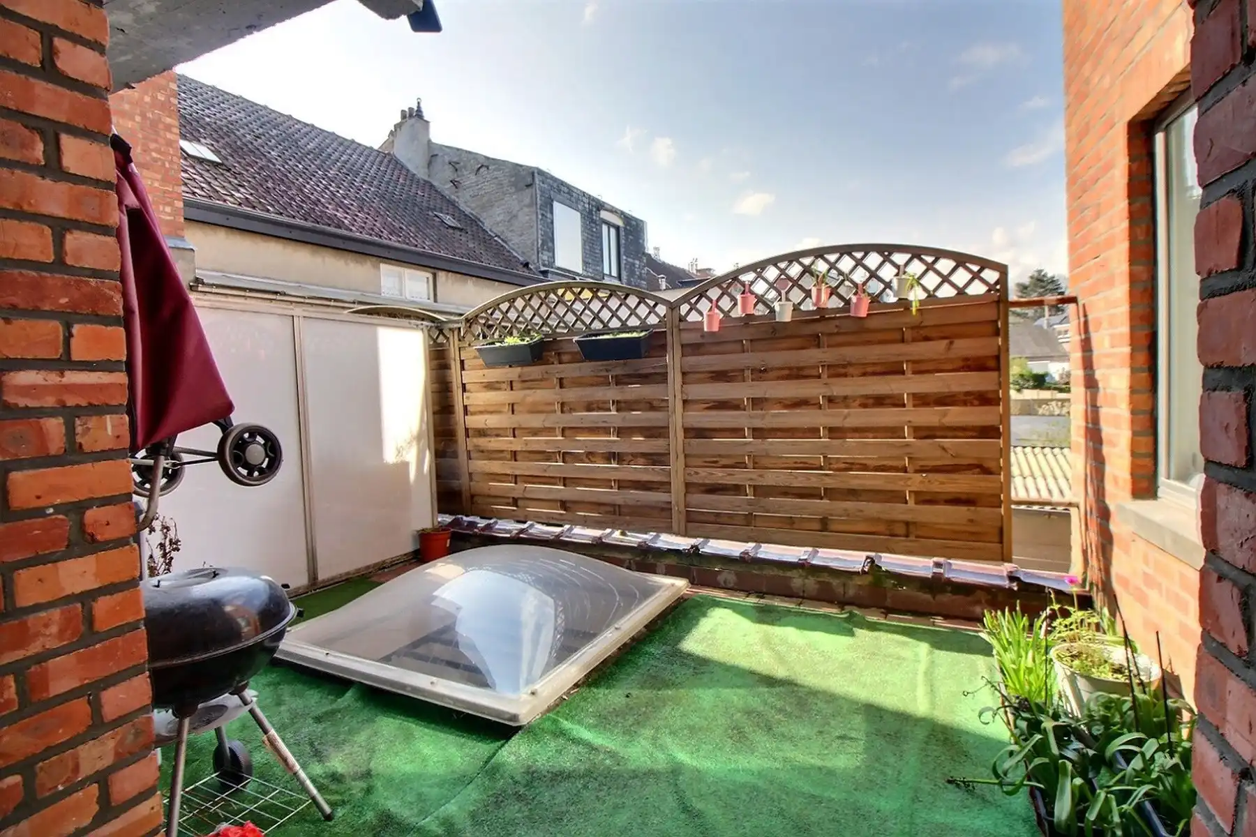 Lichtrijk éénslaapkamerappartement met terras in het centrum foto 8