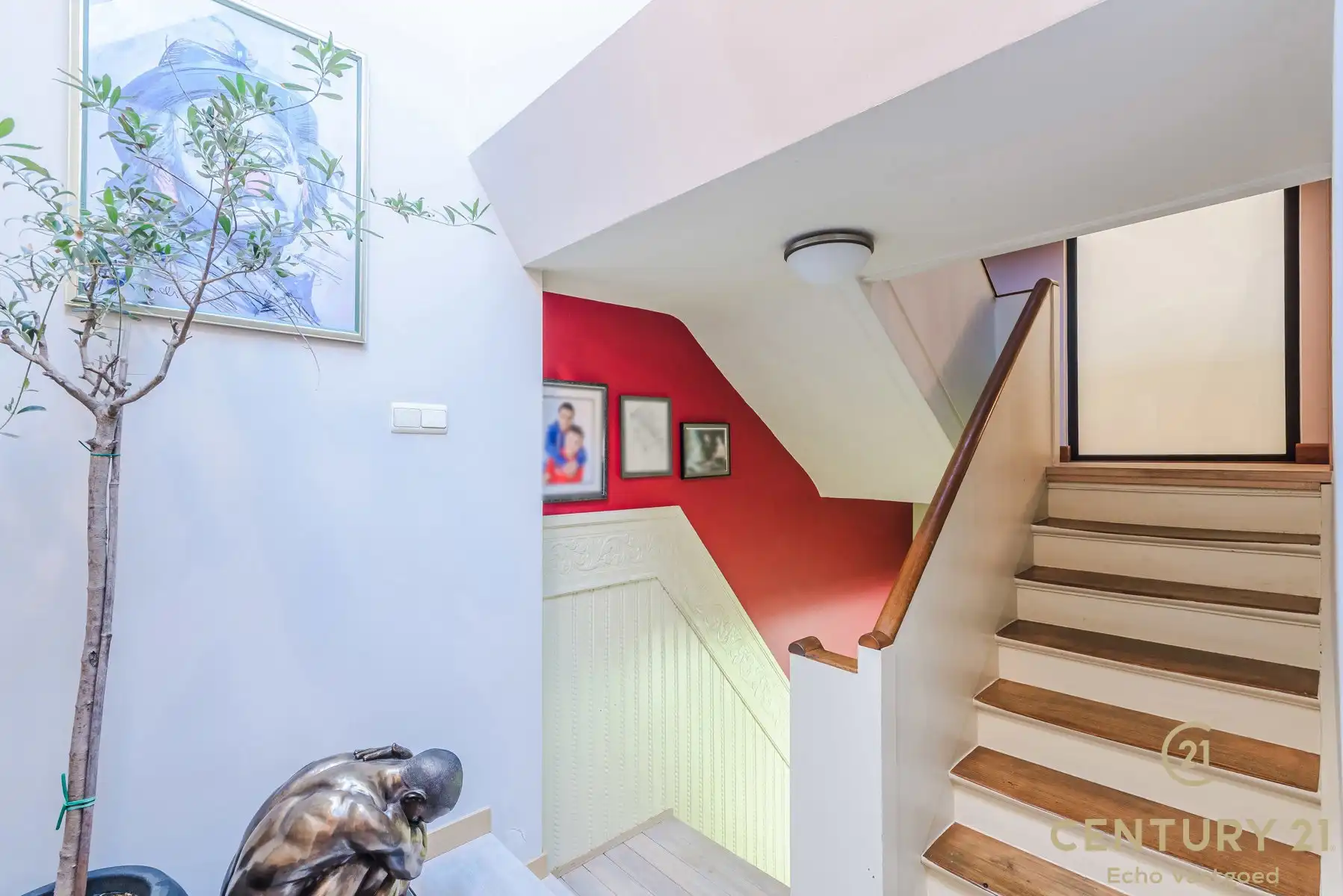 Handelszaak met gerenoveerde woonst op topligging  foto 14