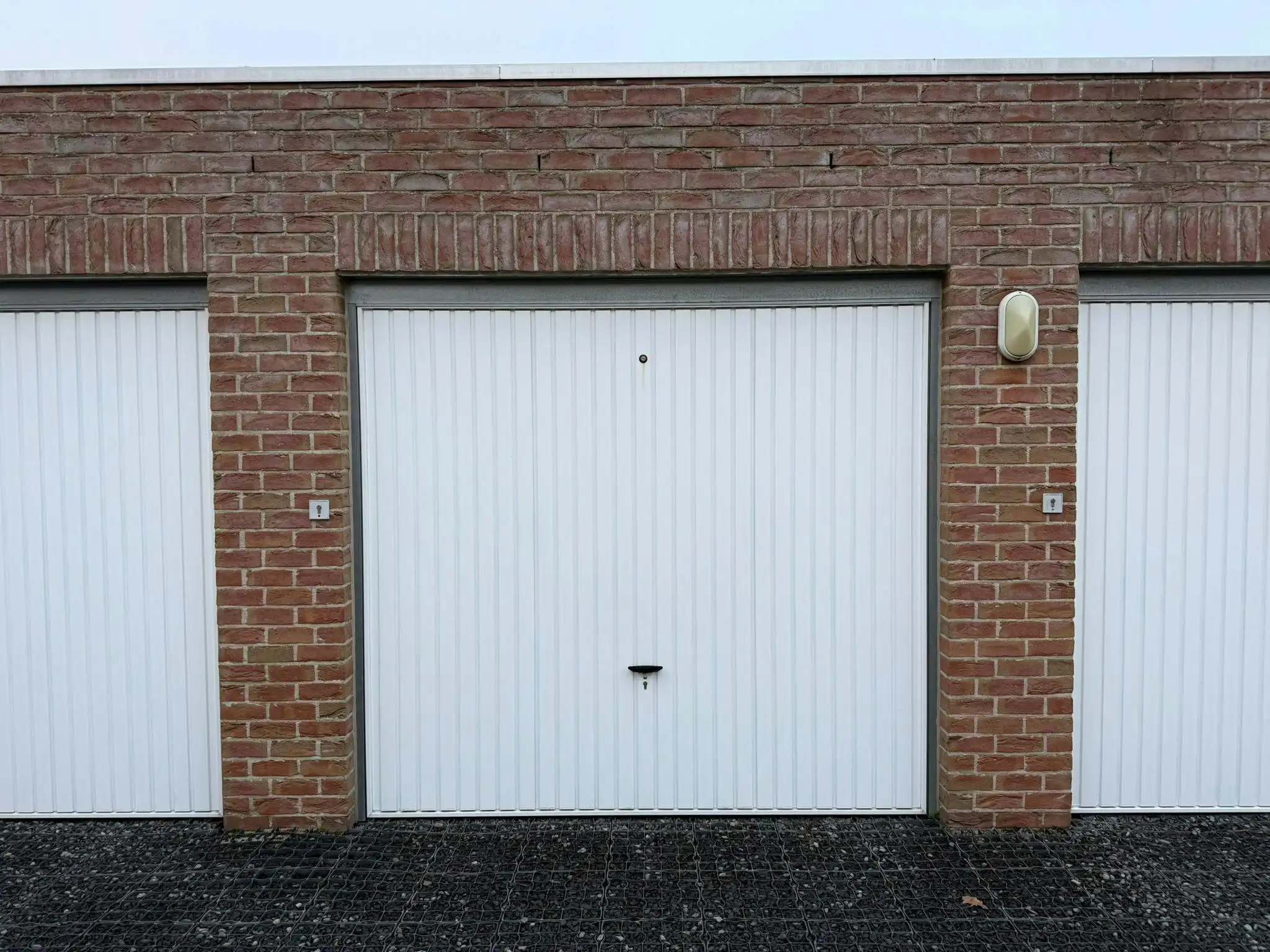 Garagebox te koop in centrum Waregem foto 2