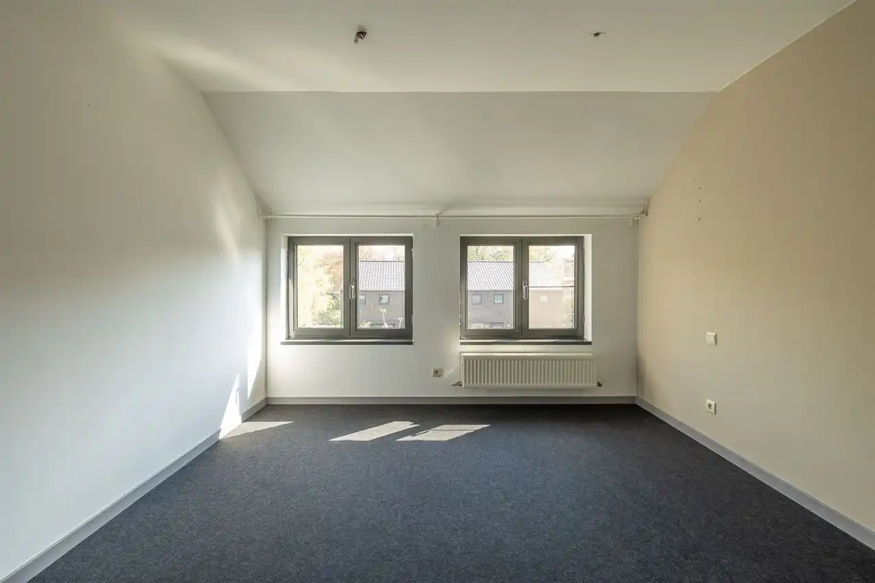 instapklare woning (3 slpk) in oude gemeenteschool foto 23