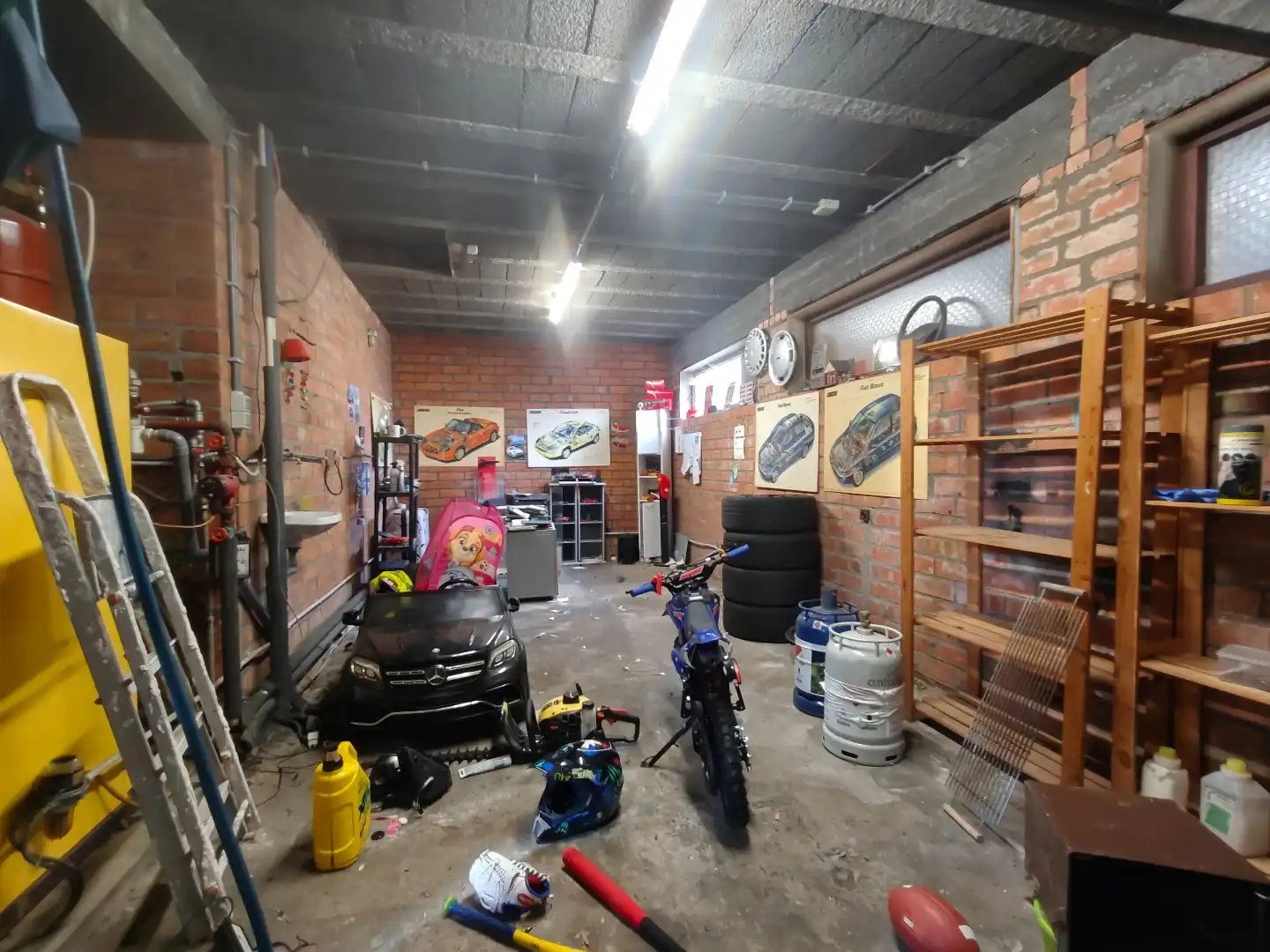Ruime bungalow met tuin en 2 garages foto 11