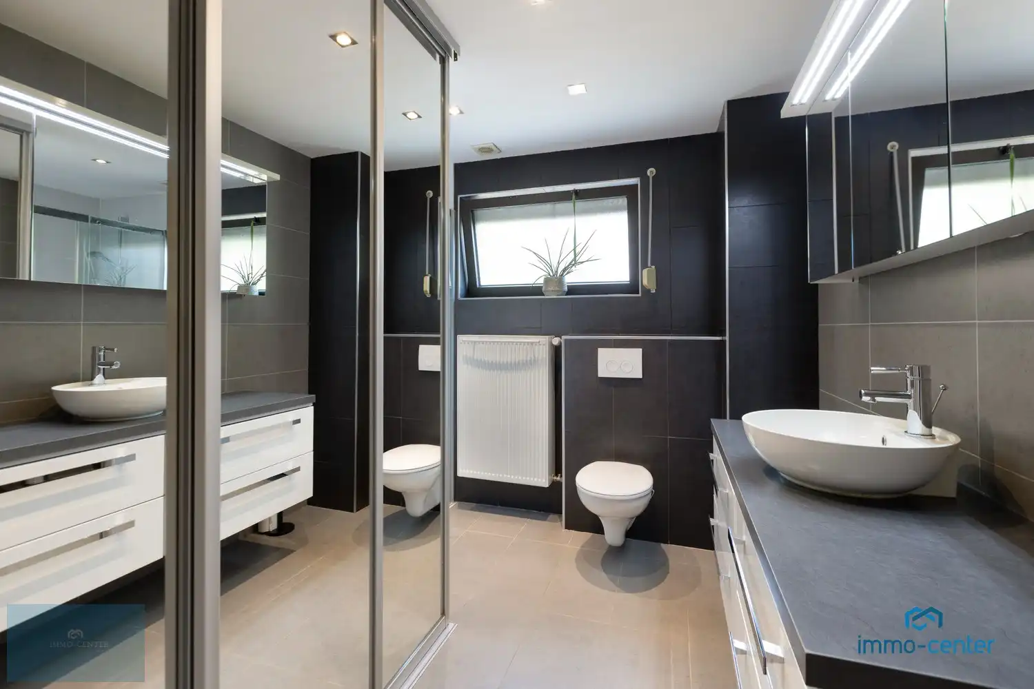Instapklare vrijstaande woning met 4 slaapkamers en prachtige tuin foto 15