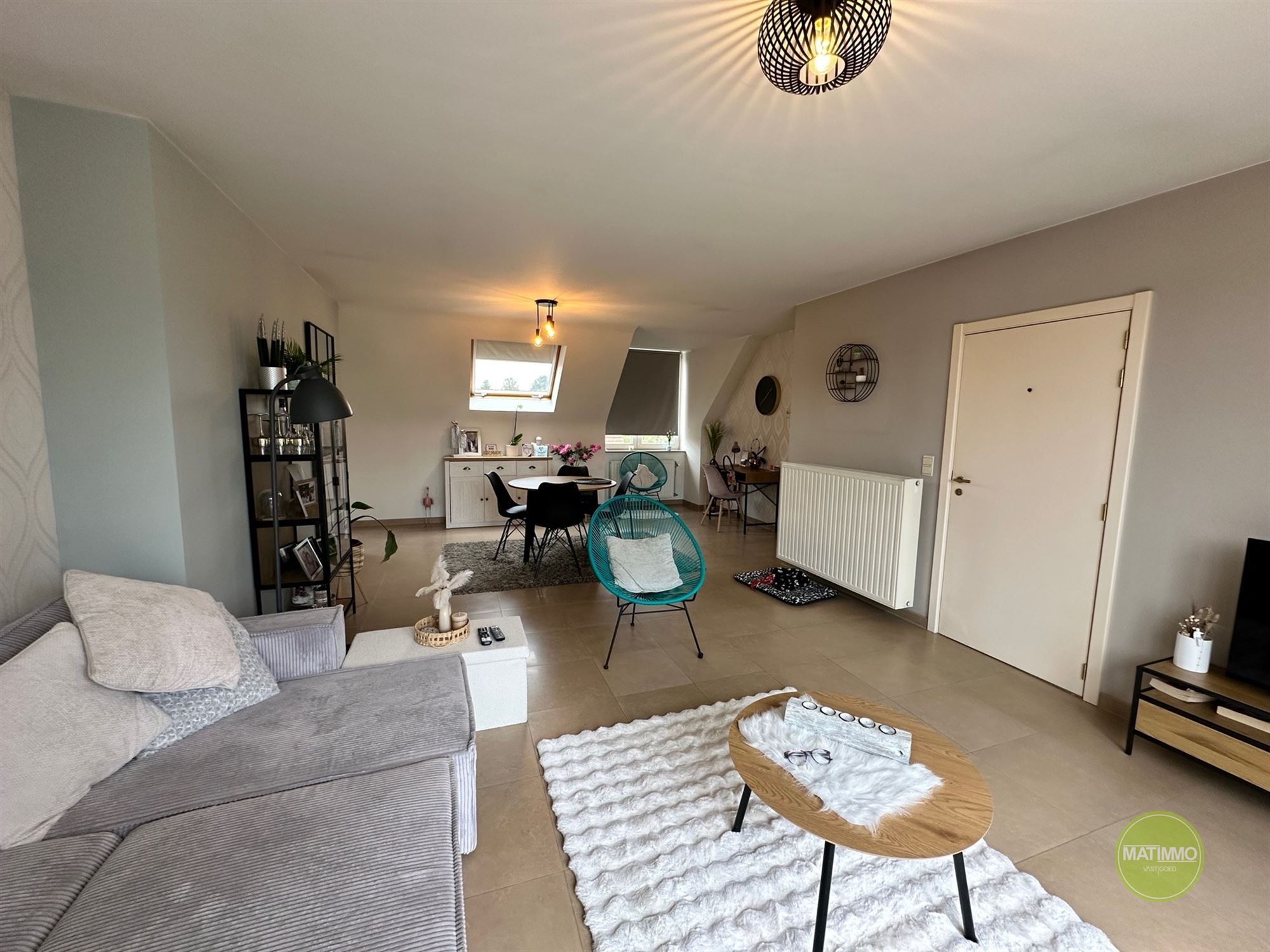 Ruim en licht 2-slaapkamerappartement met buitengewoon terras in het hart van Balen. foto 4