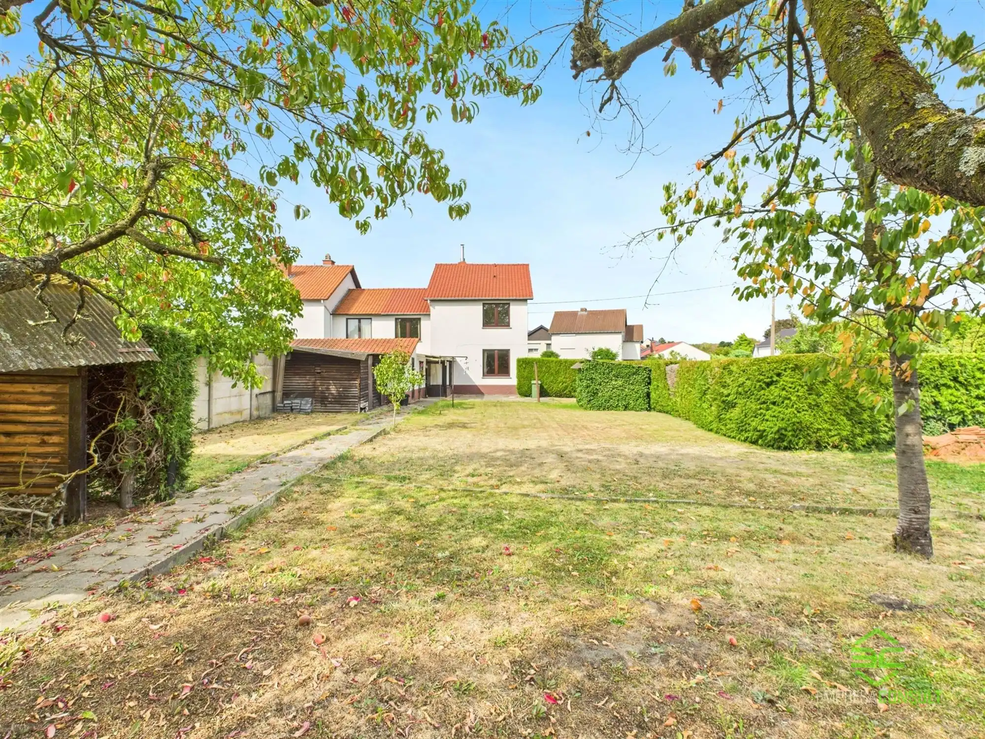 Op te frissen gezinswoning op een rustige locatie! foto 24