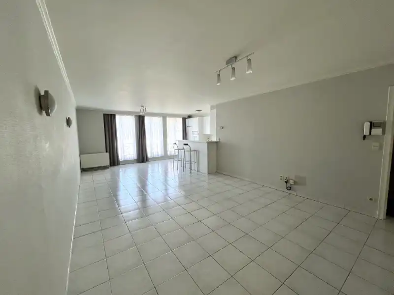 2 slaapkamer appartement met terras foto 2