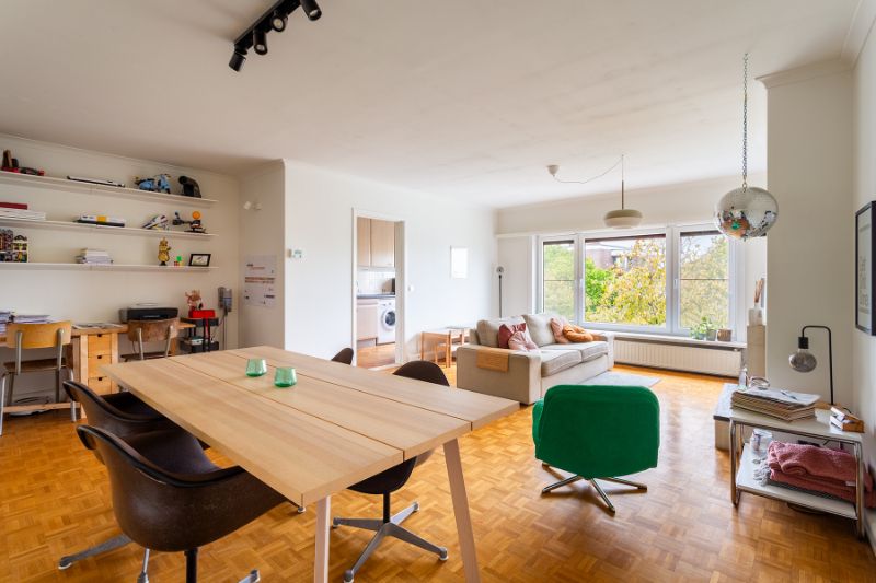 Prachtig ruim en lumineus 3 slpk appartement met verzicht + terras en P! foto {{pictureIndex}}