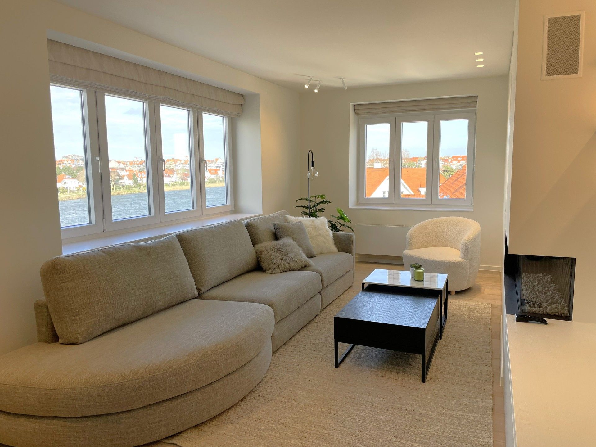Gemeubeld: volledig vernieuwd appartement aan het Zegemeer! foto 3