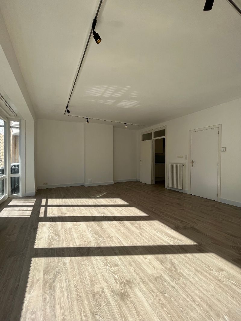 Instapklaar en centraal gelegen appartement met buitenparkeerplaats te Sint-Idesbald foto 3