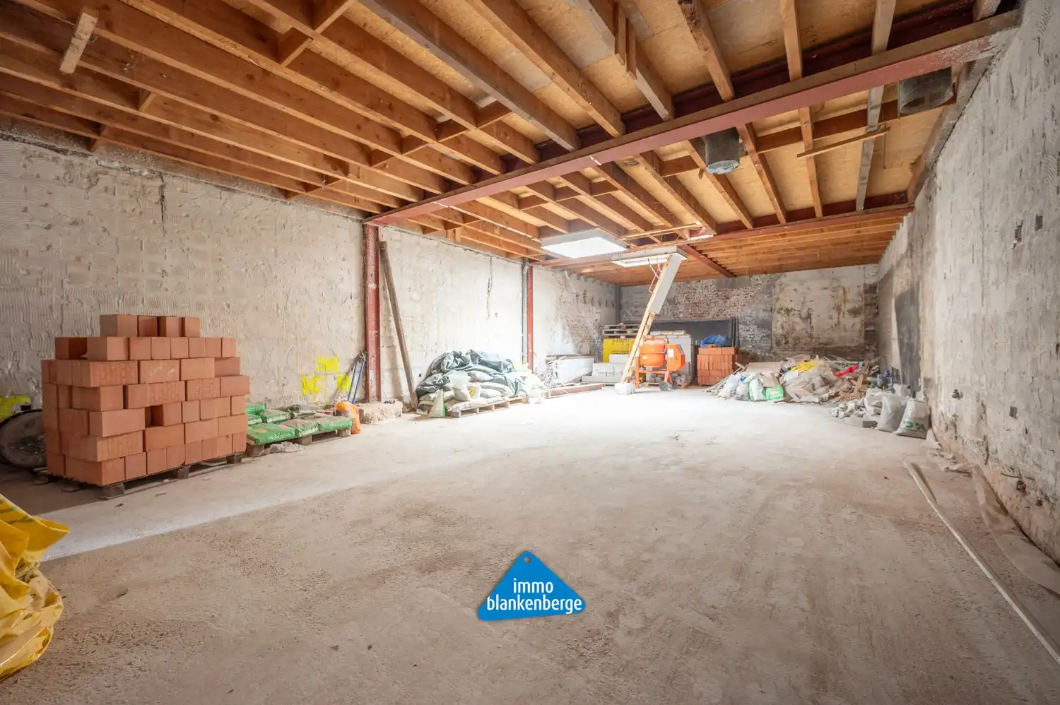 Ruime Commerciële ruimte van Ca. 200m² bij de Jachthaven van Blankenberge foto 2