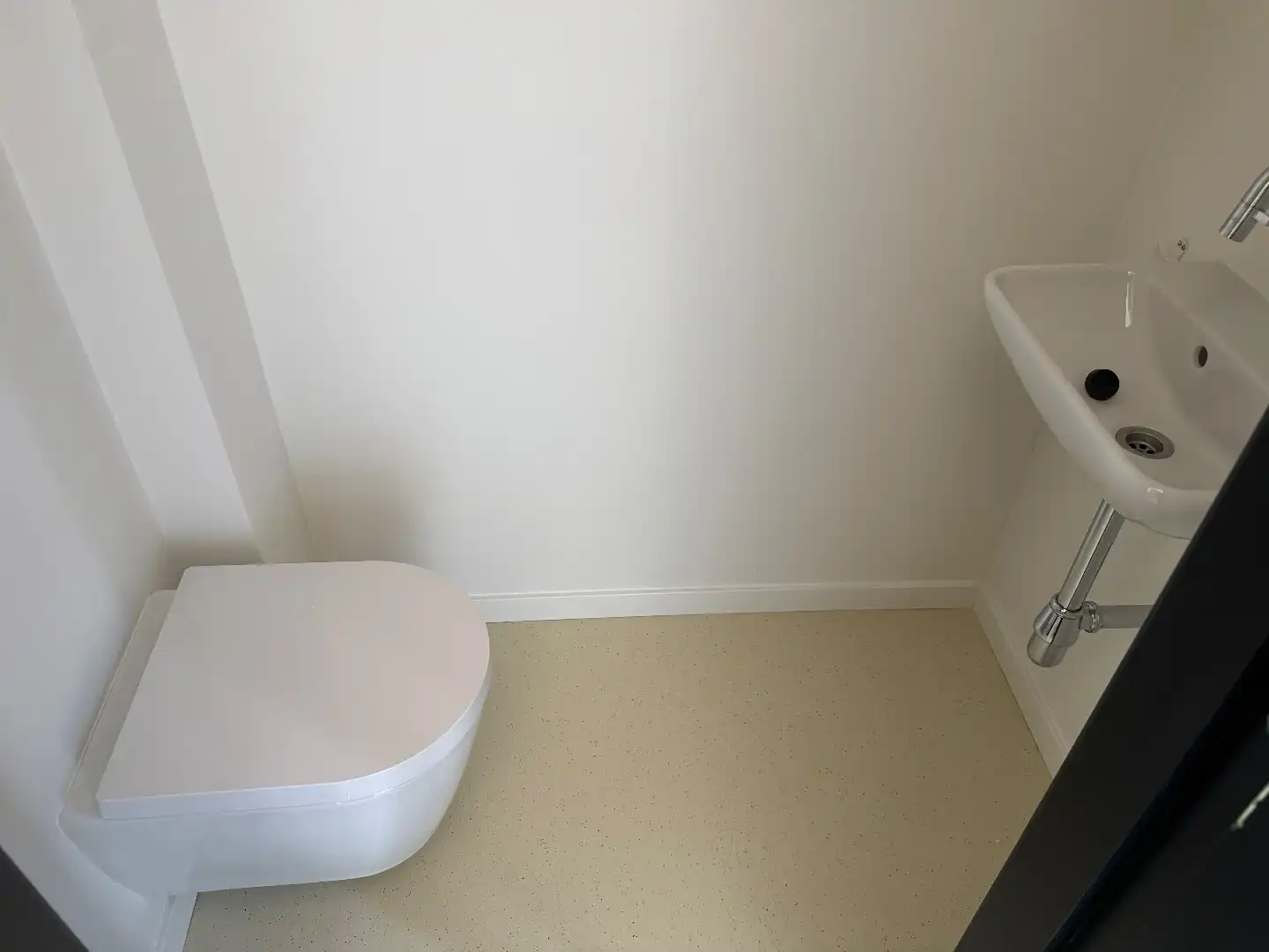 TE HUUR - Op zoek naar een ruim appartement in hartje Merchtem? Welkom Home! foto 19