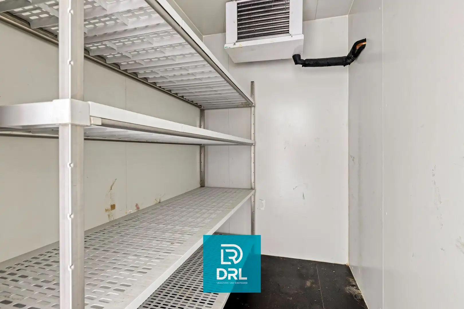 COMMERCIEEL PAND met LOODS te KORTEMARK foto 18