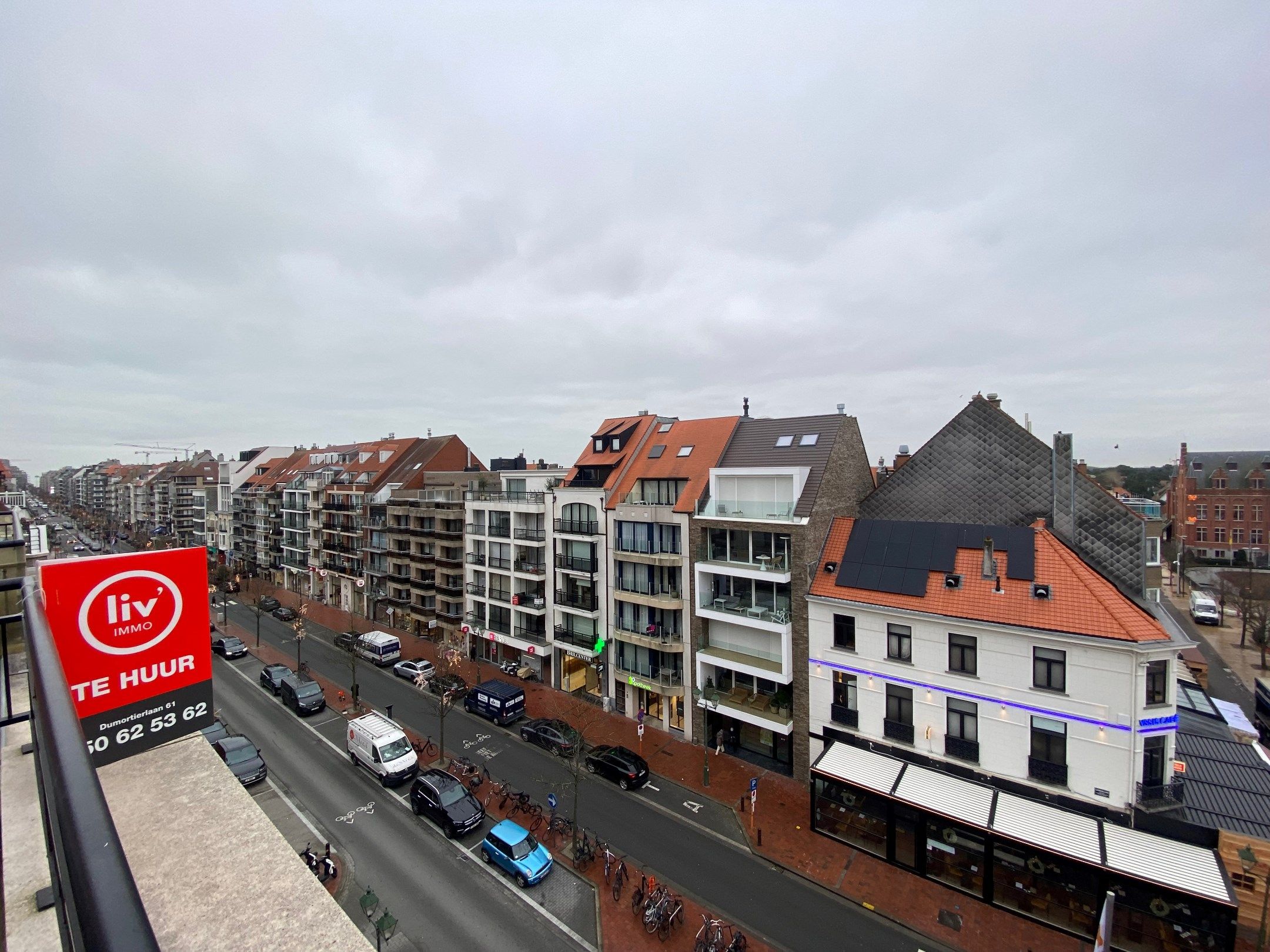 ONGEMEUBELD - Duplex appartement te Centrum Knokke-Heist met 3 slaapkamers. foto 14