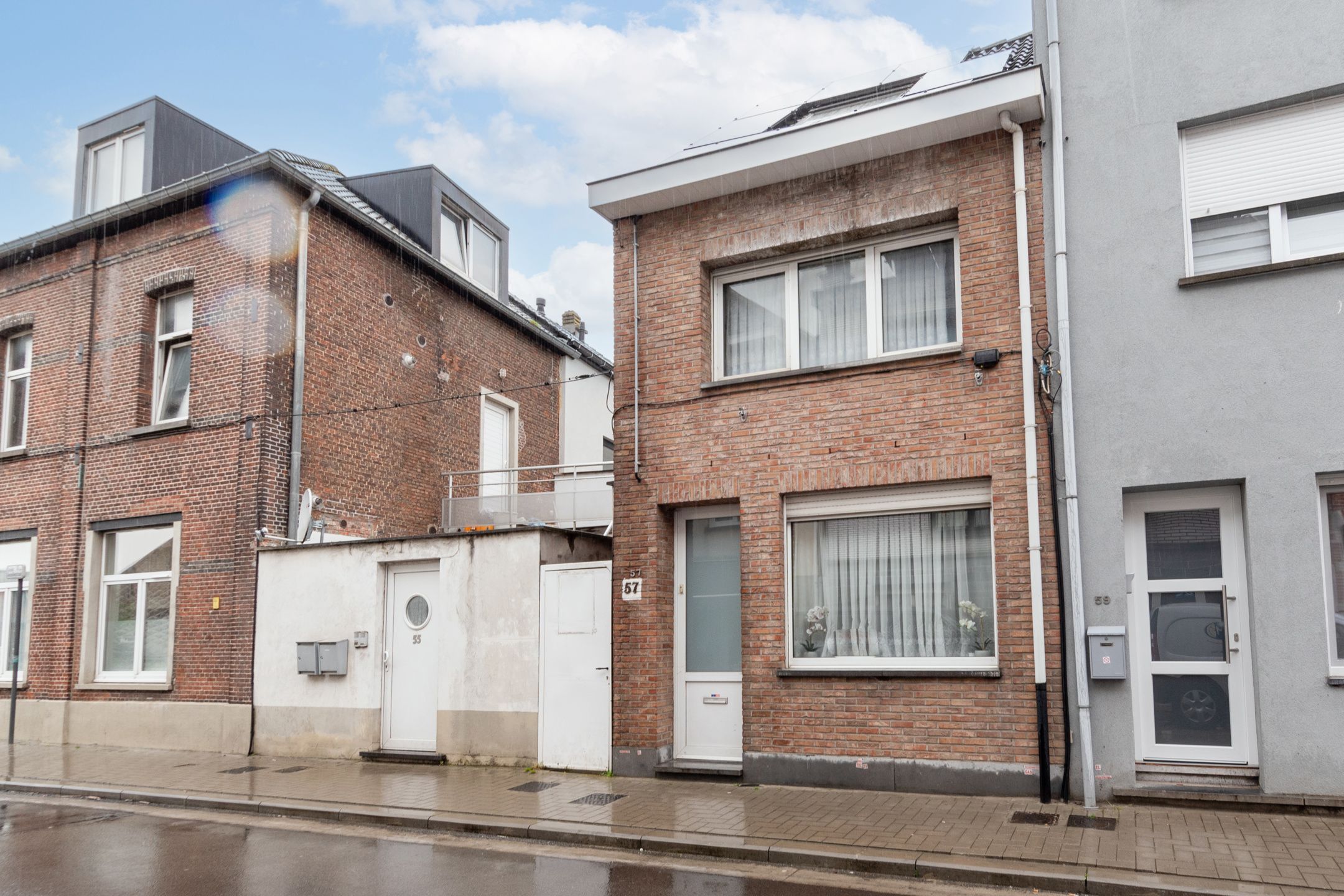 Knusse op te frissen woning foto 1