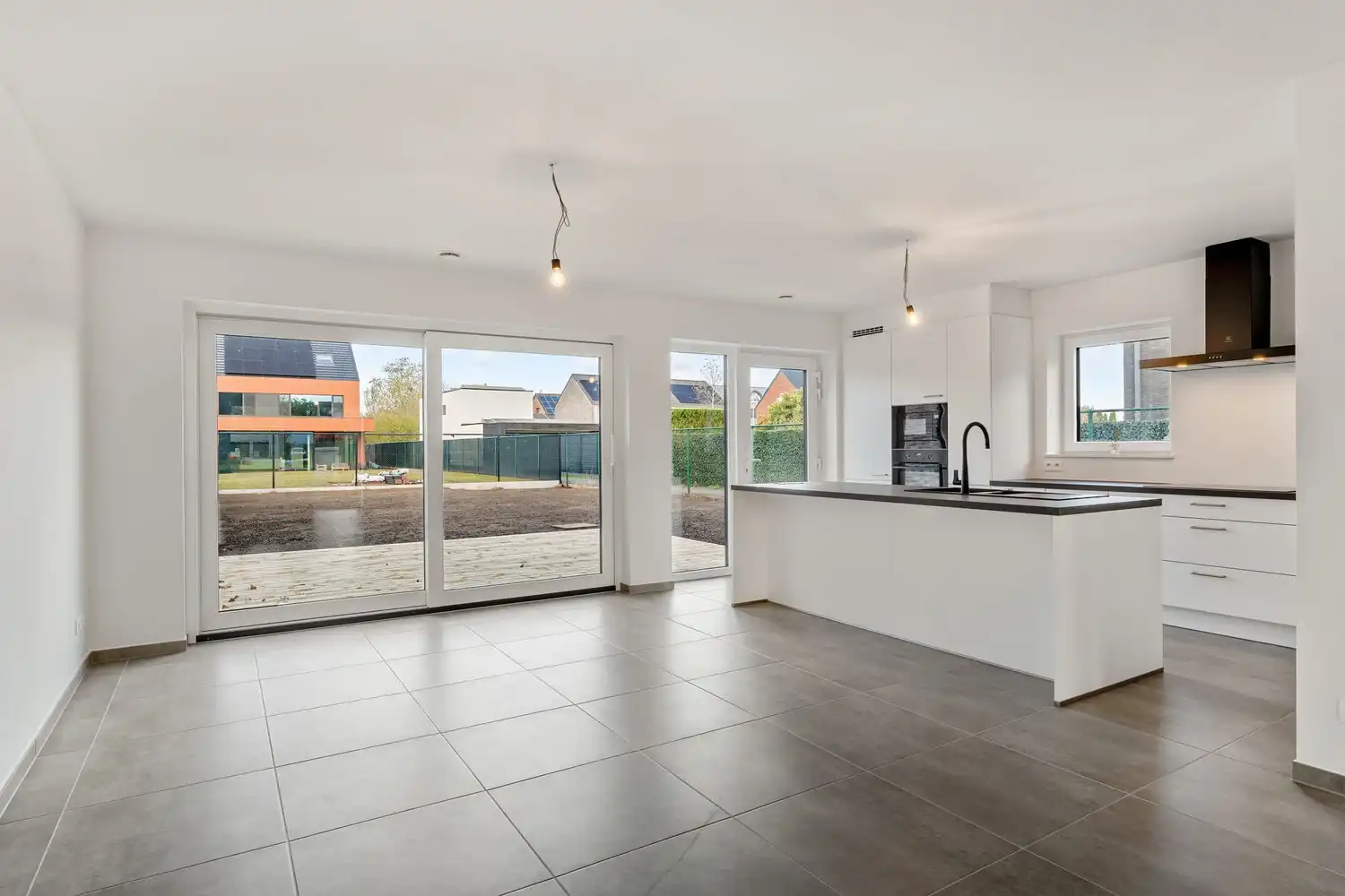 Stijlvolle energiezuinige nieuwbouwwoning met 5 slaapkamers te Hasselt foto {{pictureIndex}}