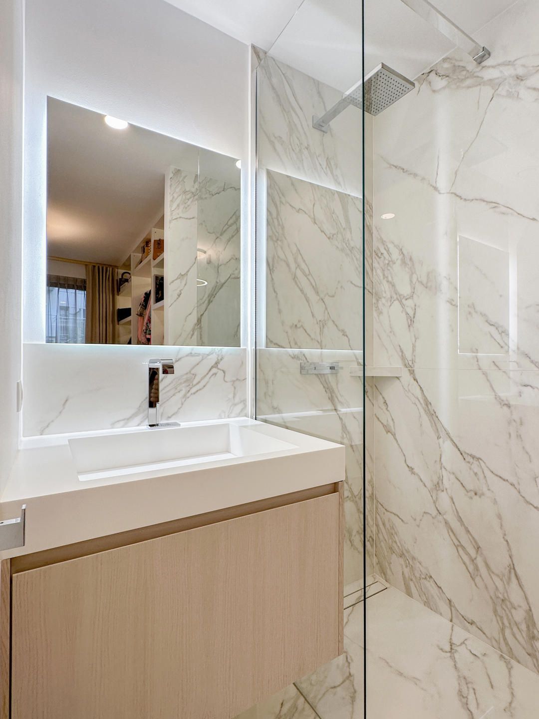 Subliem nieuwbouwappartement in het Zoute met zonnig terras foto 18