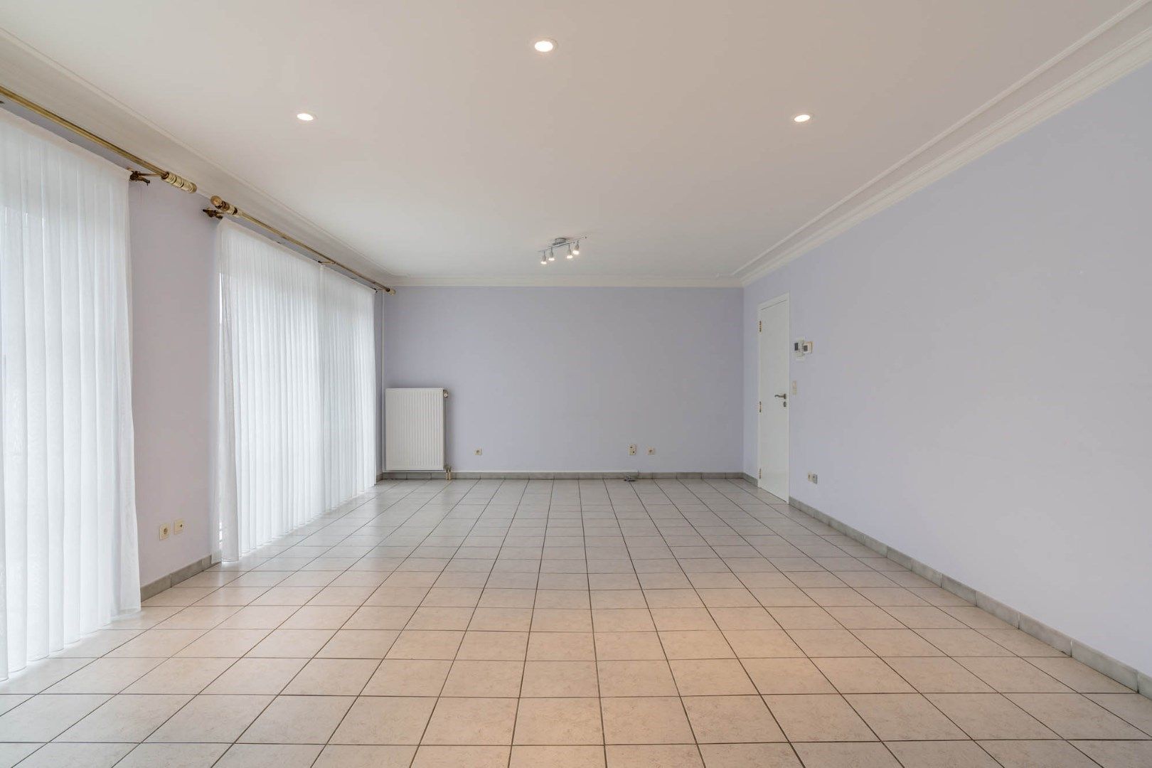 IN OPTIE - Zeer ruim en netjes verzorgd drie-slaapkamer appartement met kelder en garage te Schoonbeek - instapklaar ! foto 11