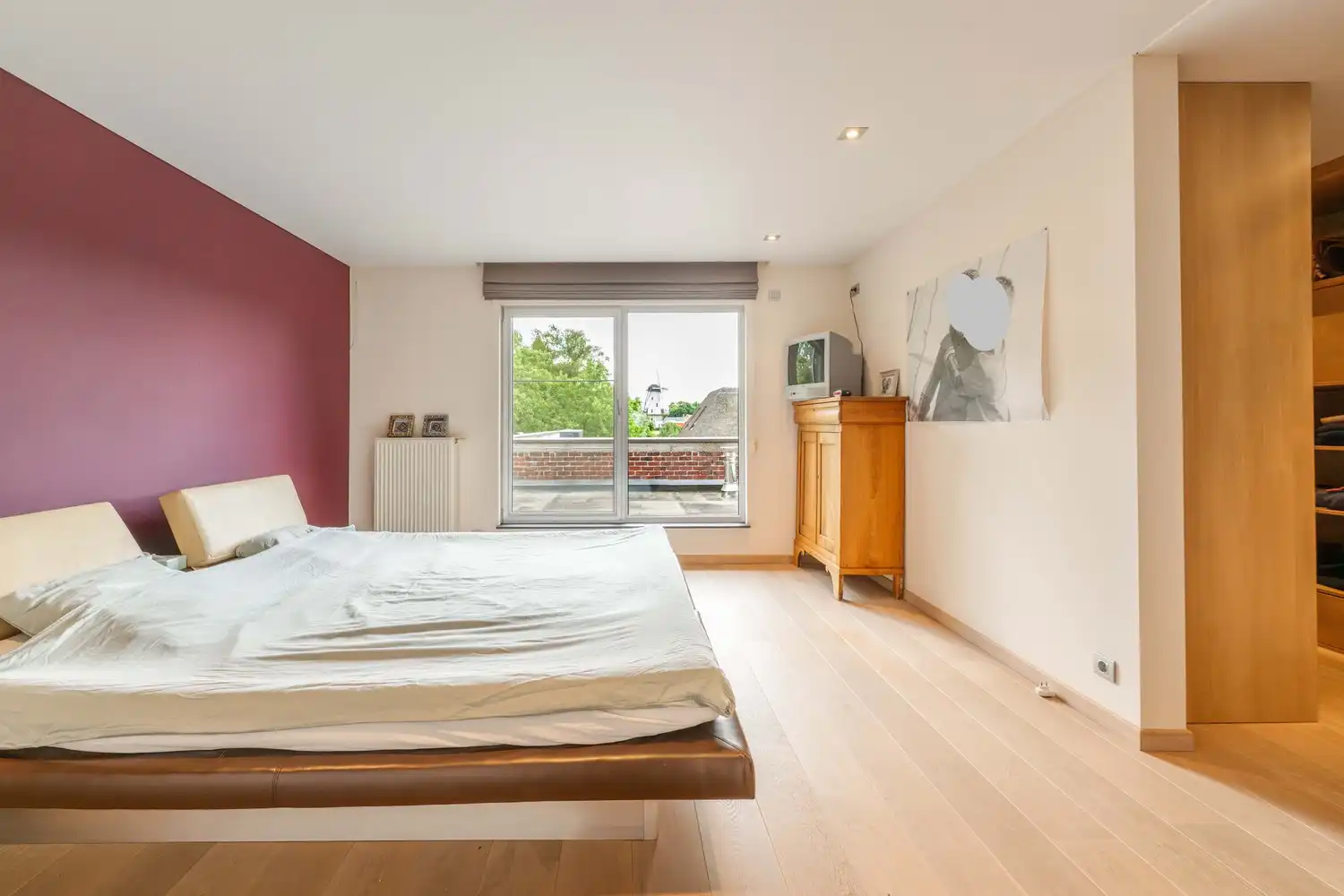 Ruime woning met praktijkruimte te Ruiselede. foto 11