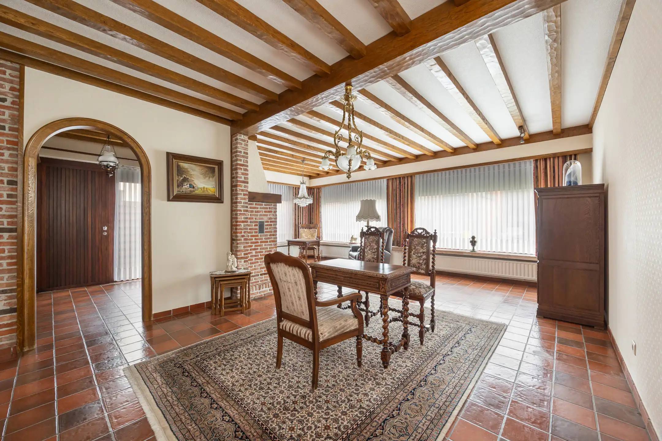 Te renoveren laagbouwwoning met 3 slpk te centrum Lichtaart! foto 3