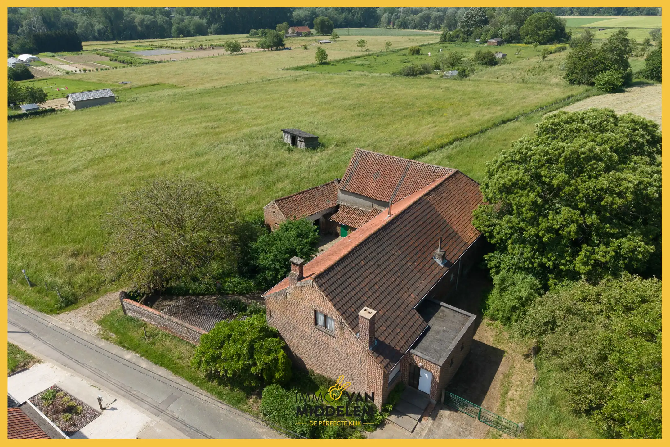 PRACHTIG GELEGEN TE RENOVEREN HOEVE OP +/- 1,80 hectare foto 5